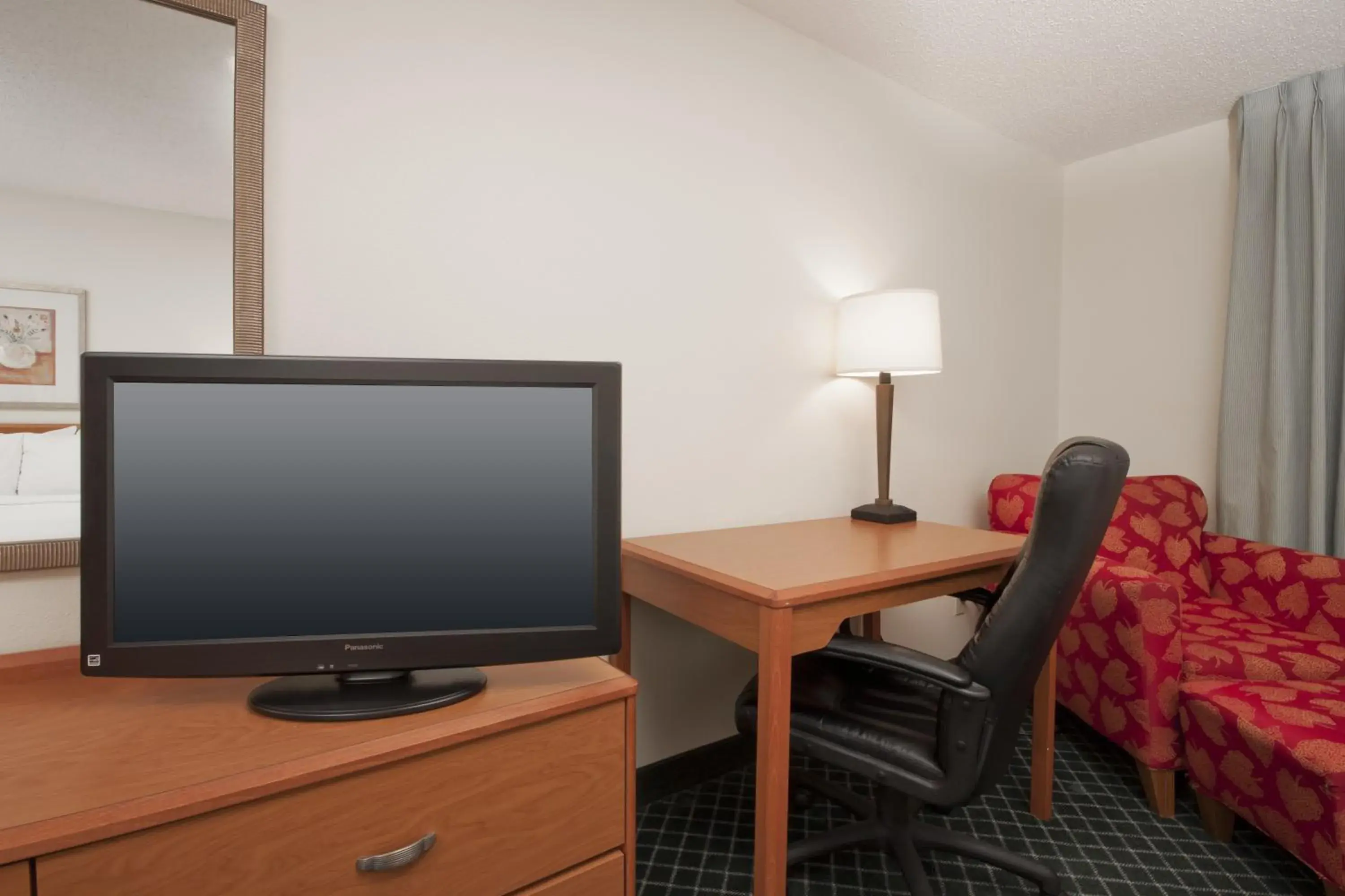 TV and multimedia, TV/Entertainment Center in AmericInn by Wyndham Davenport