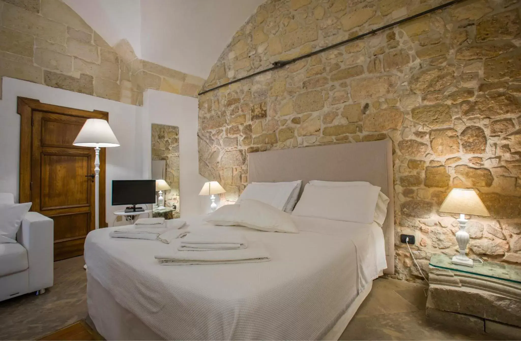 Bedroom, Bed in Chiesa Greca - SIT Rooms & Apartments