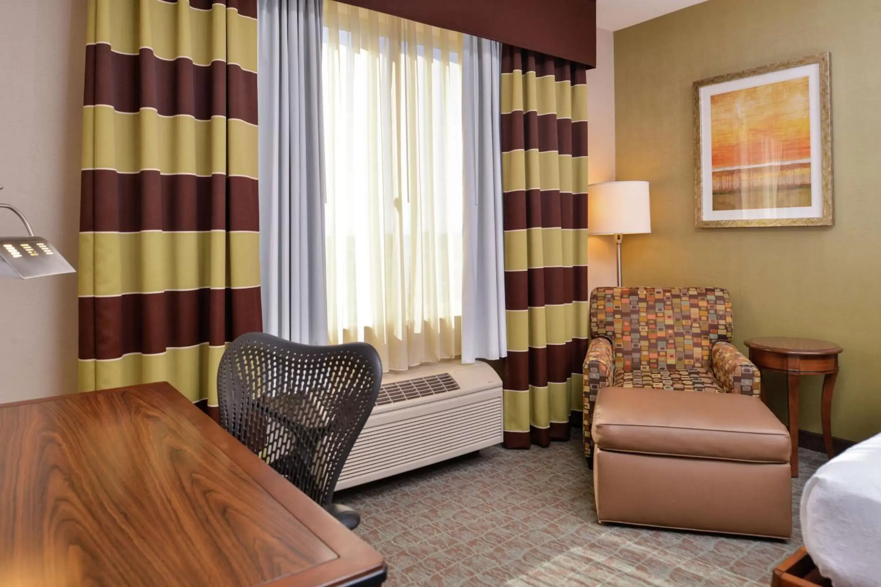Bedroom, Seating Area in Hilton Garden Inn Boise Spectrum