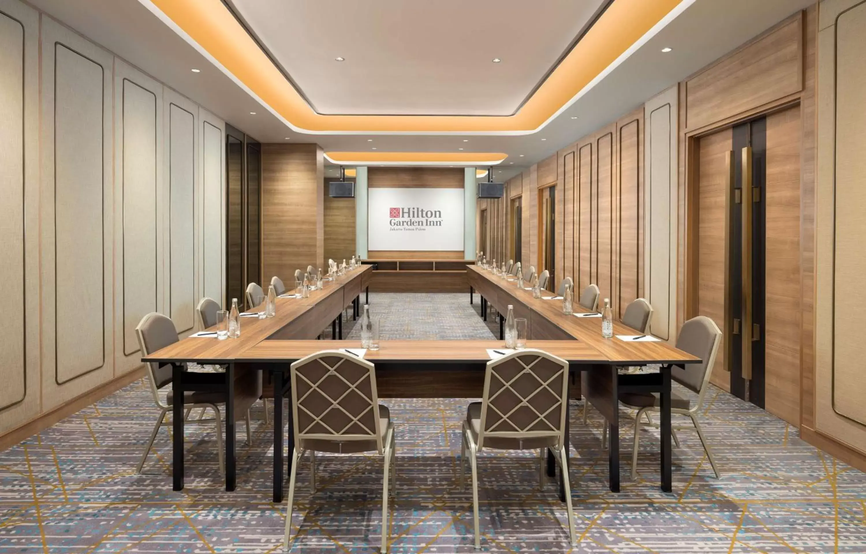 Meeting/conference room in Hilton Garden Inn Jakarta Taman Palem