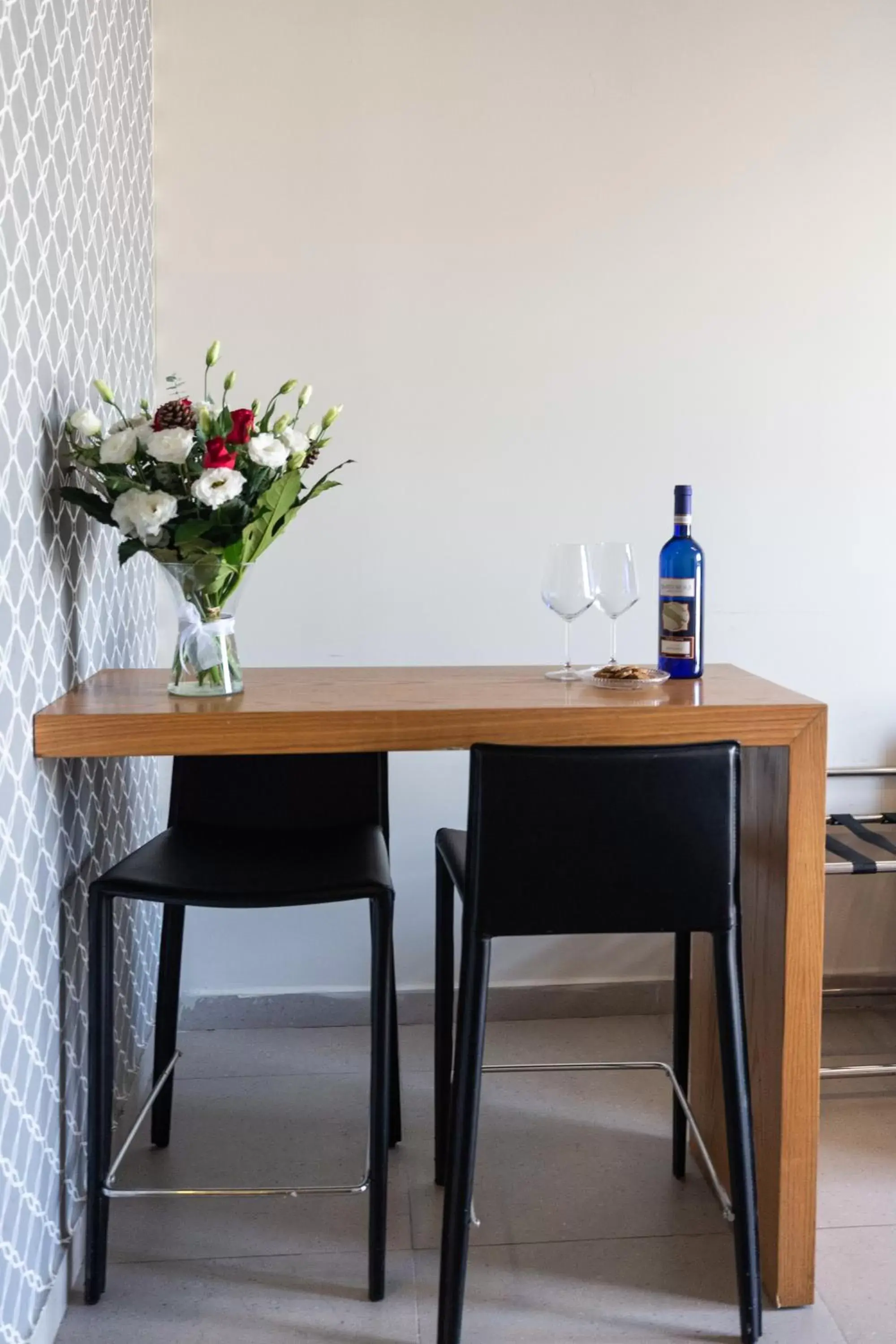 Seating area, Dining Area in Hillel 11 Hotel