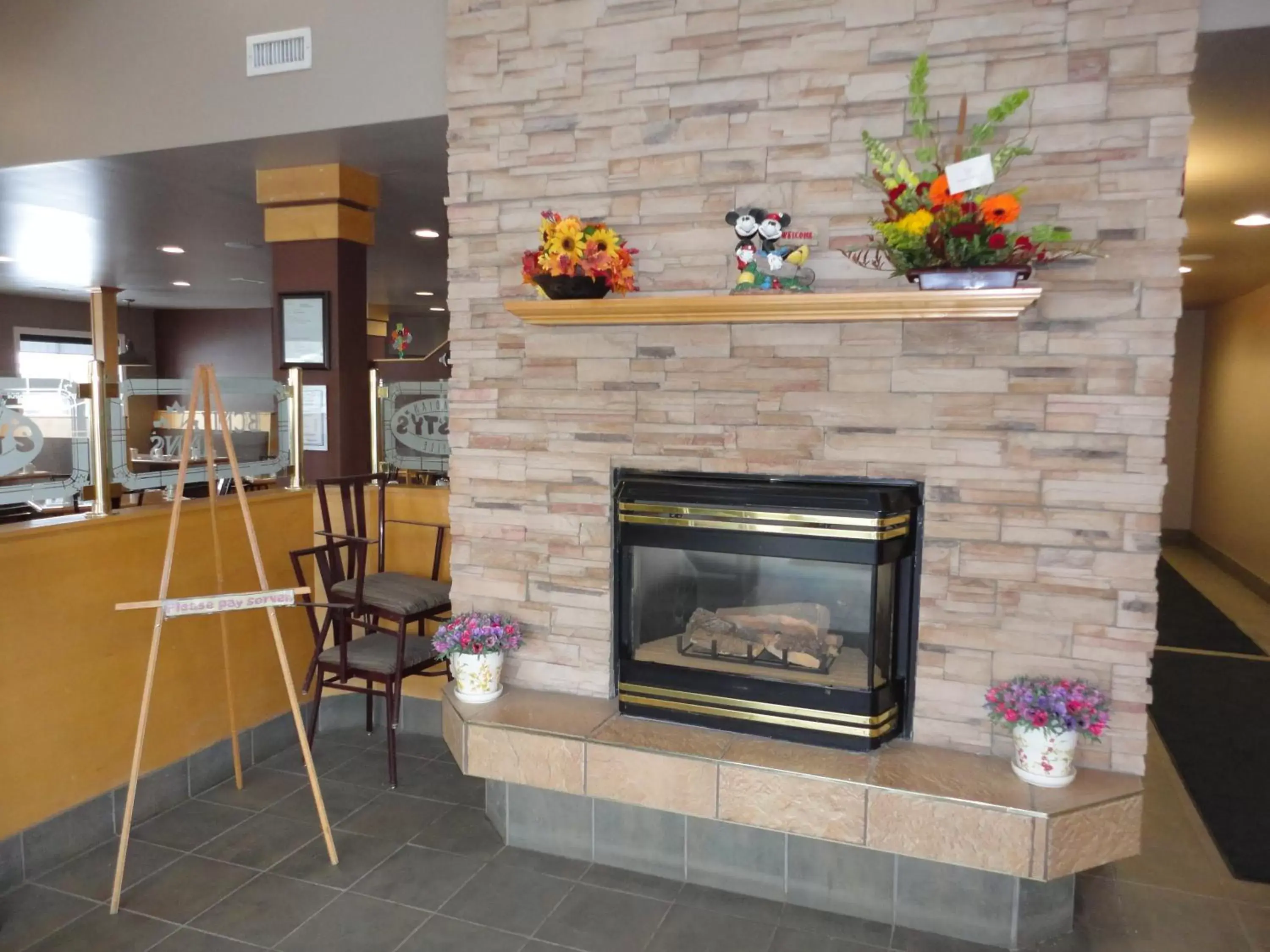 Lobby or reception in Best Maple Inn - Drayton Valley