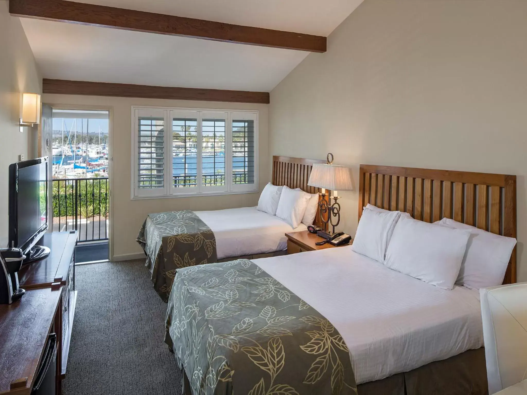 Standard Room, 2 Queen Beds, Marina View in The Dana on Mission Bay
