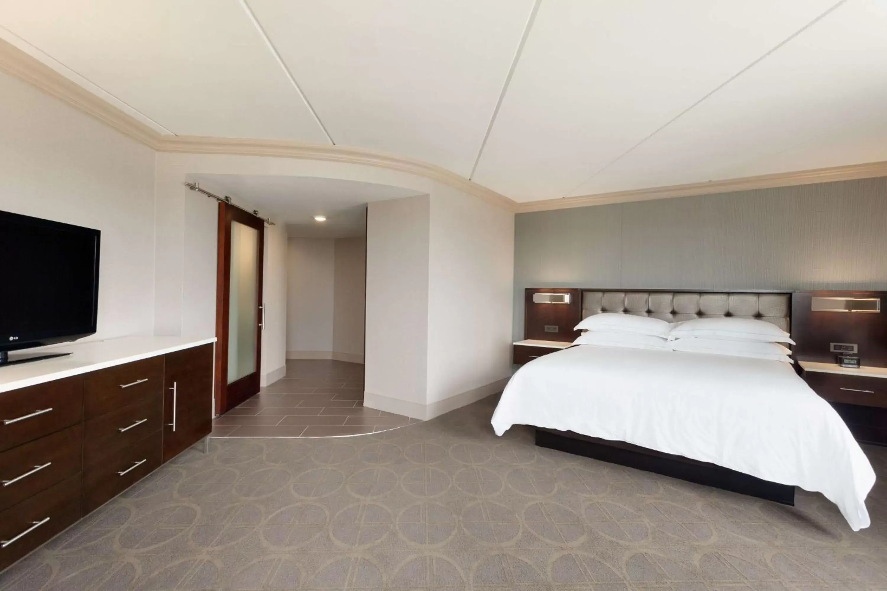 Bedroom, Bed in Hilton Philadelphia City Avenue
