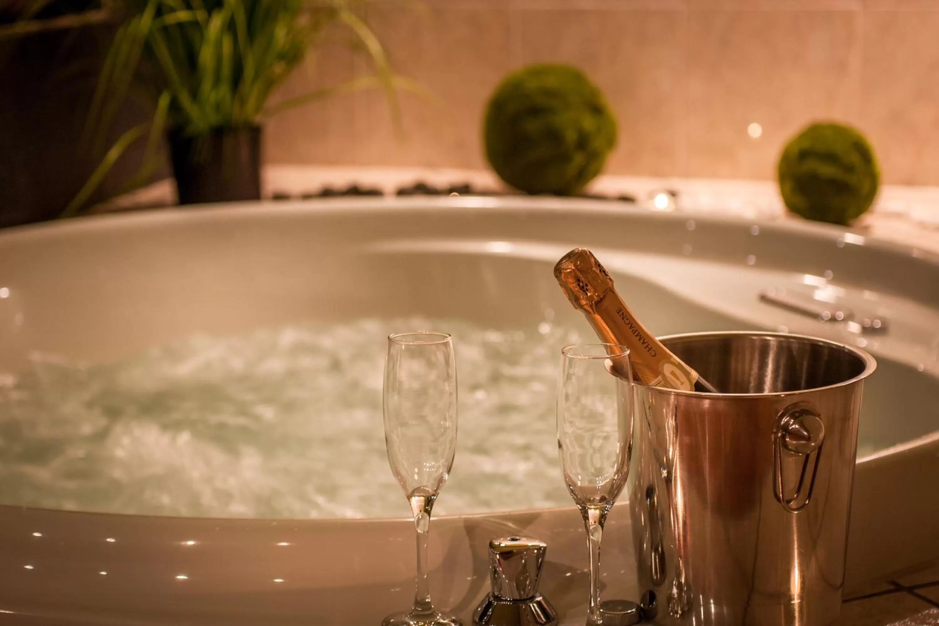 Hot Tub in BoutiqueHOTEL Donauwalzer