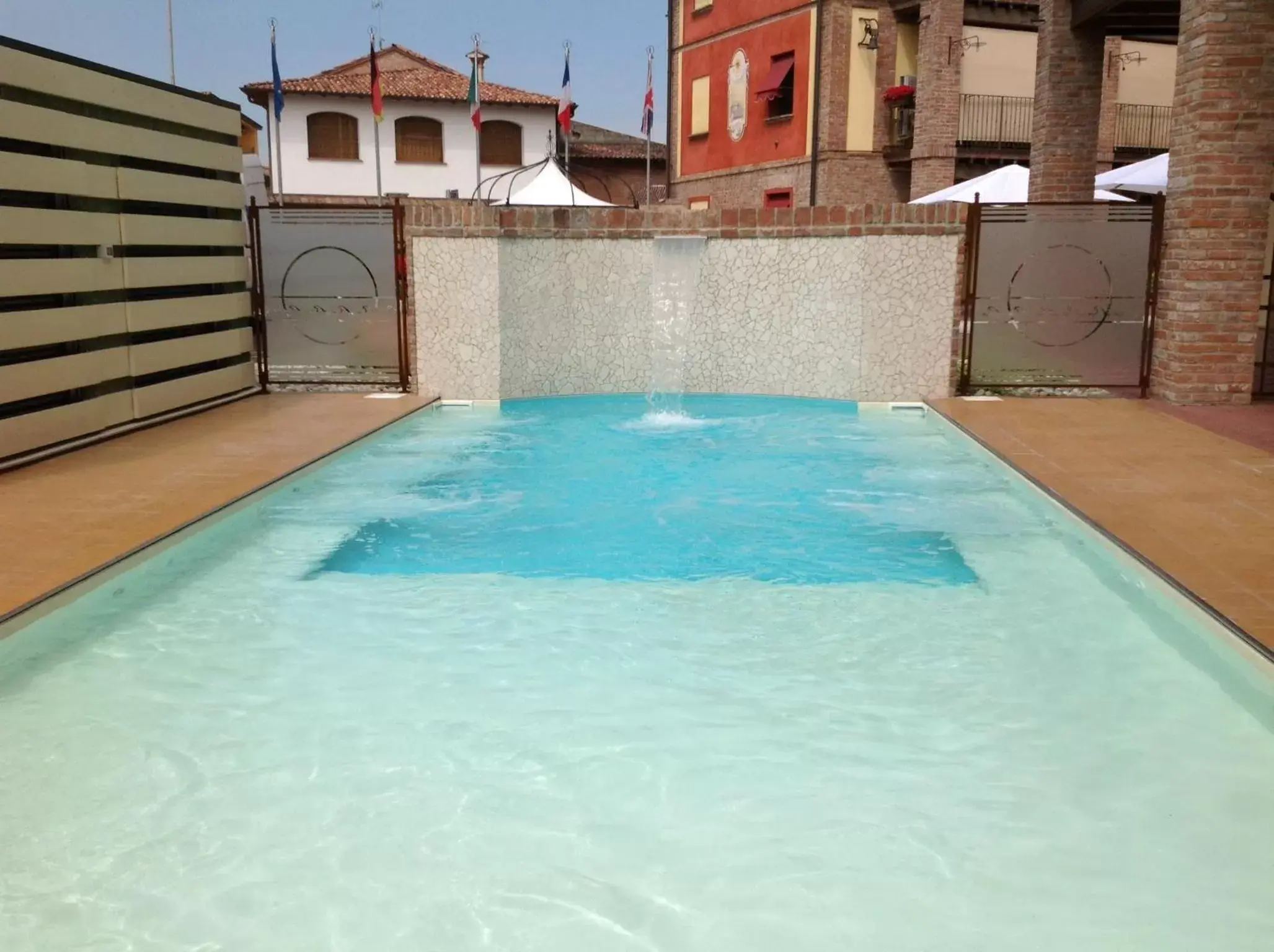 Swimming Pool in Luna Residence Hotel