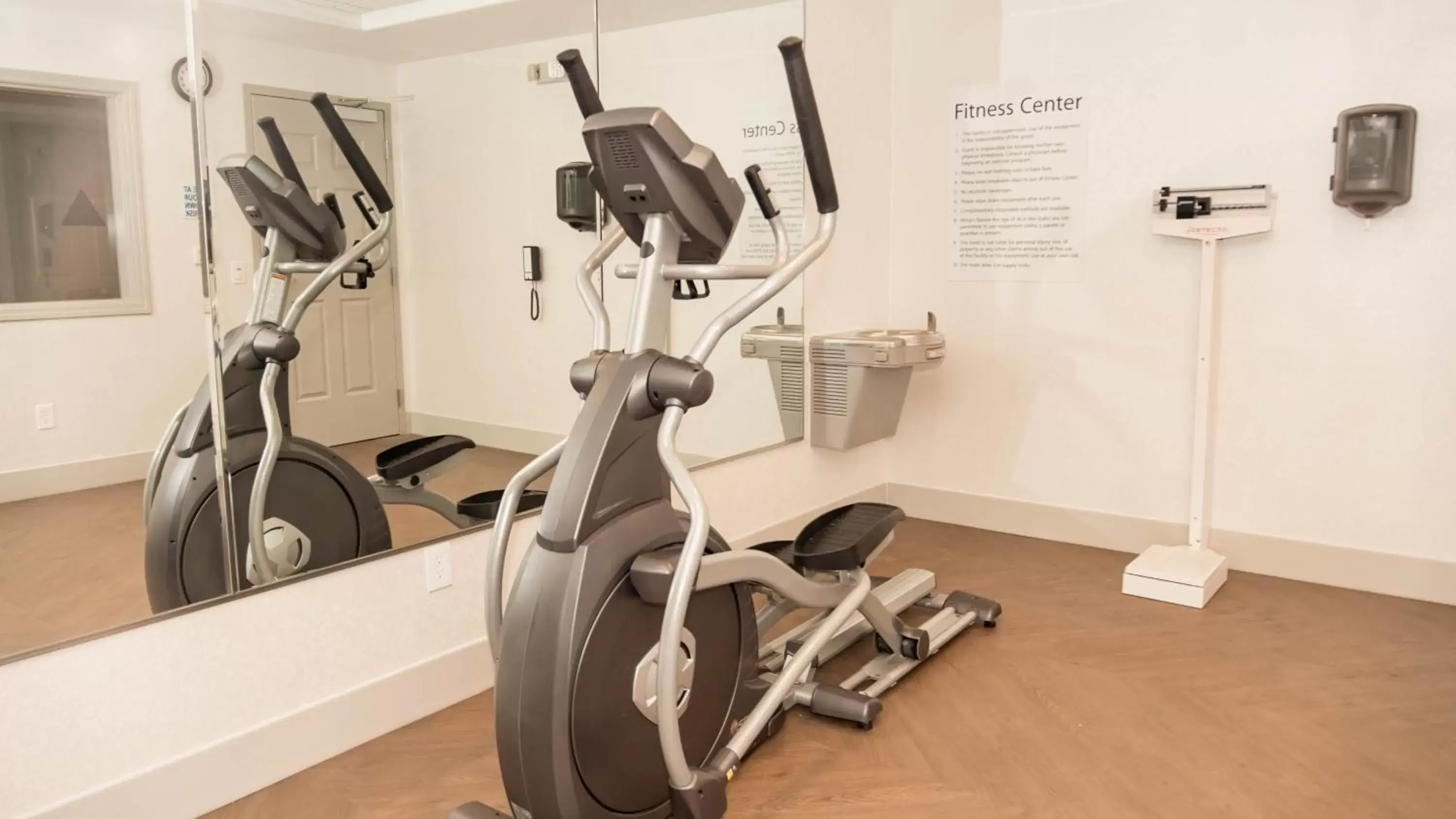 Fitness centre/facilities in Holiday Inn Express Porterville by IHG Fitness centre/facilities in Holiday Inn Express Porterville by IHG