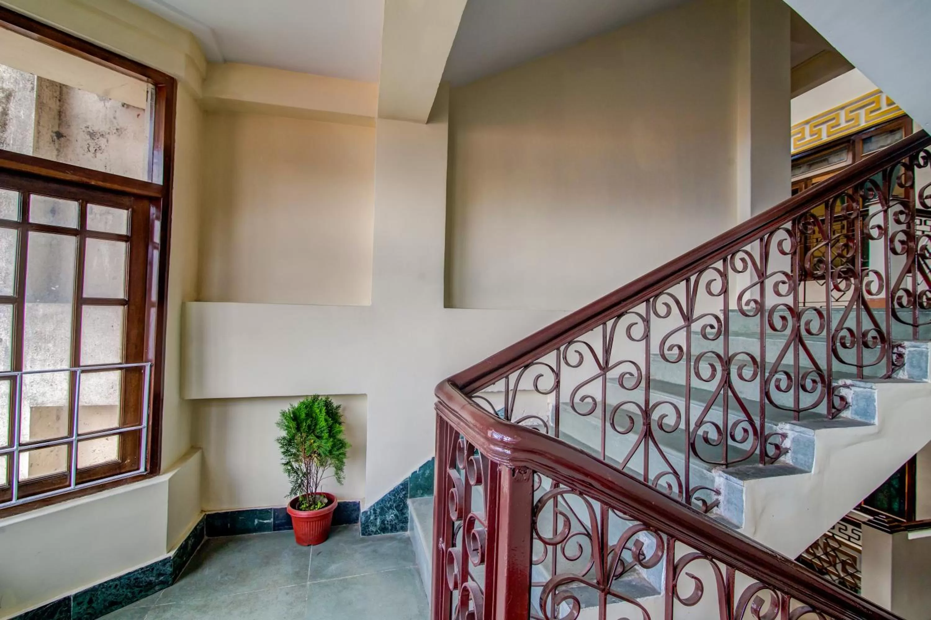 Facade/entrance in Muscatel BhumSang - 200 Mts from Mall Road