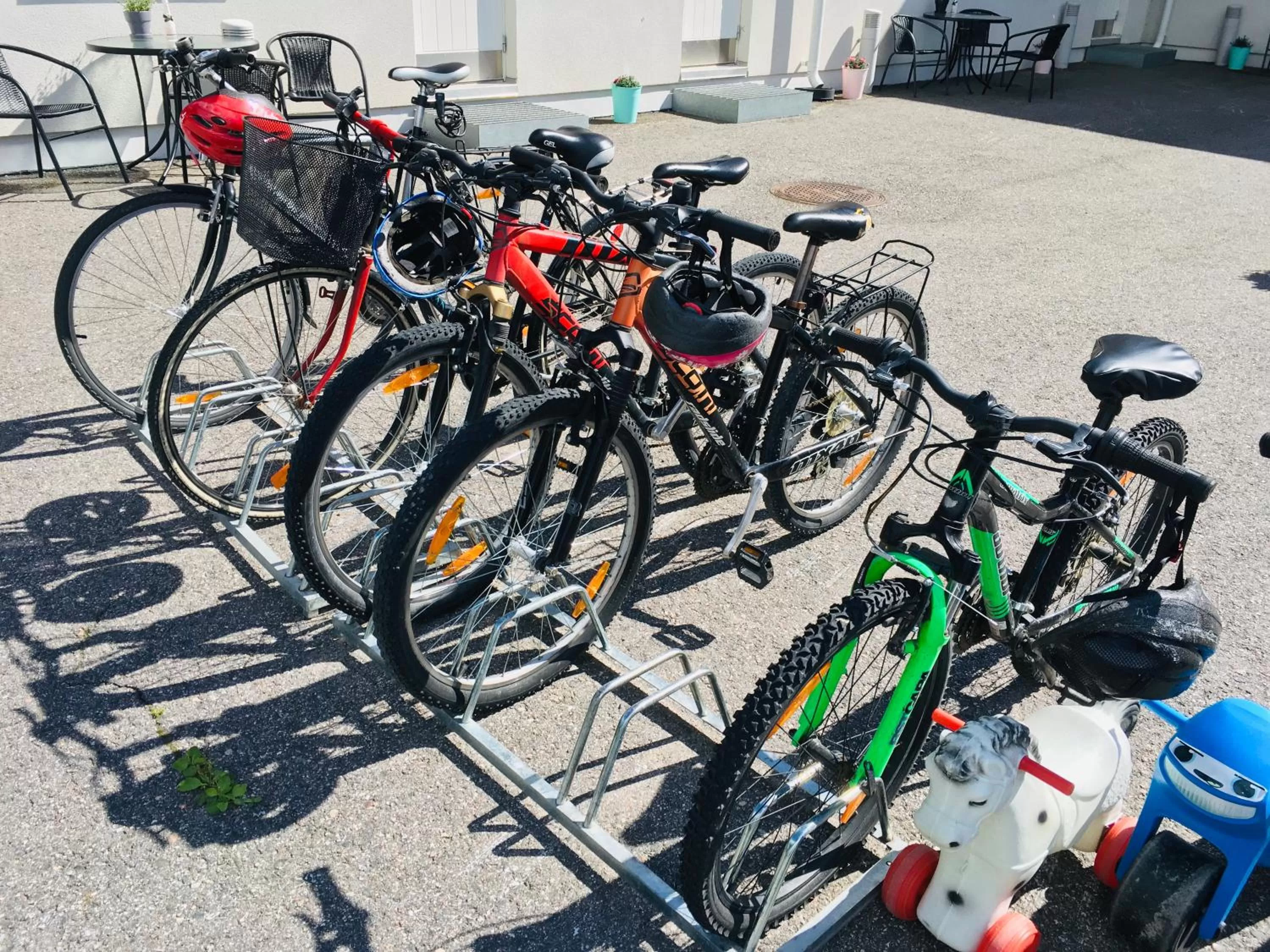 Cycling in Hotel Villa Molnby