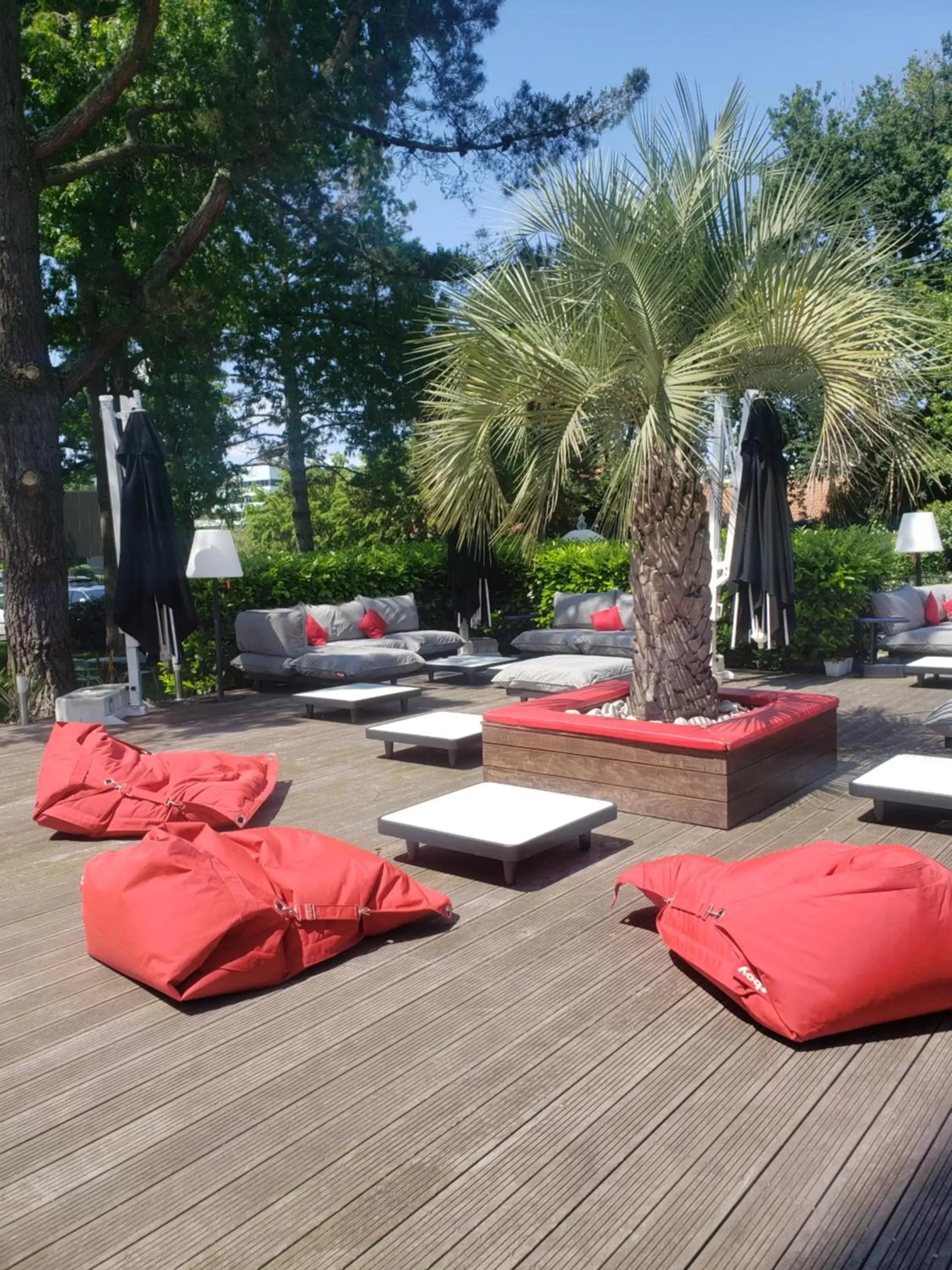 Patio in Mercure Bordeaux Lac