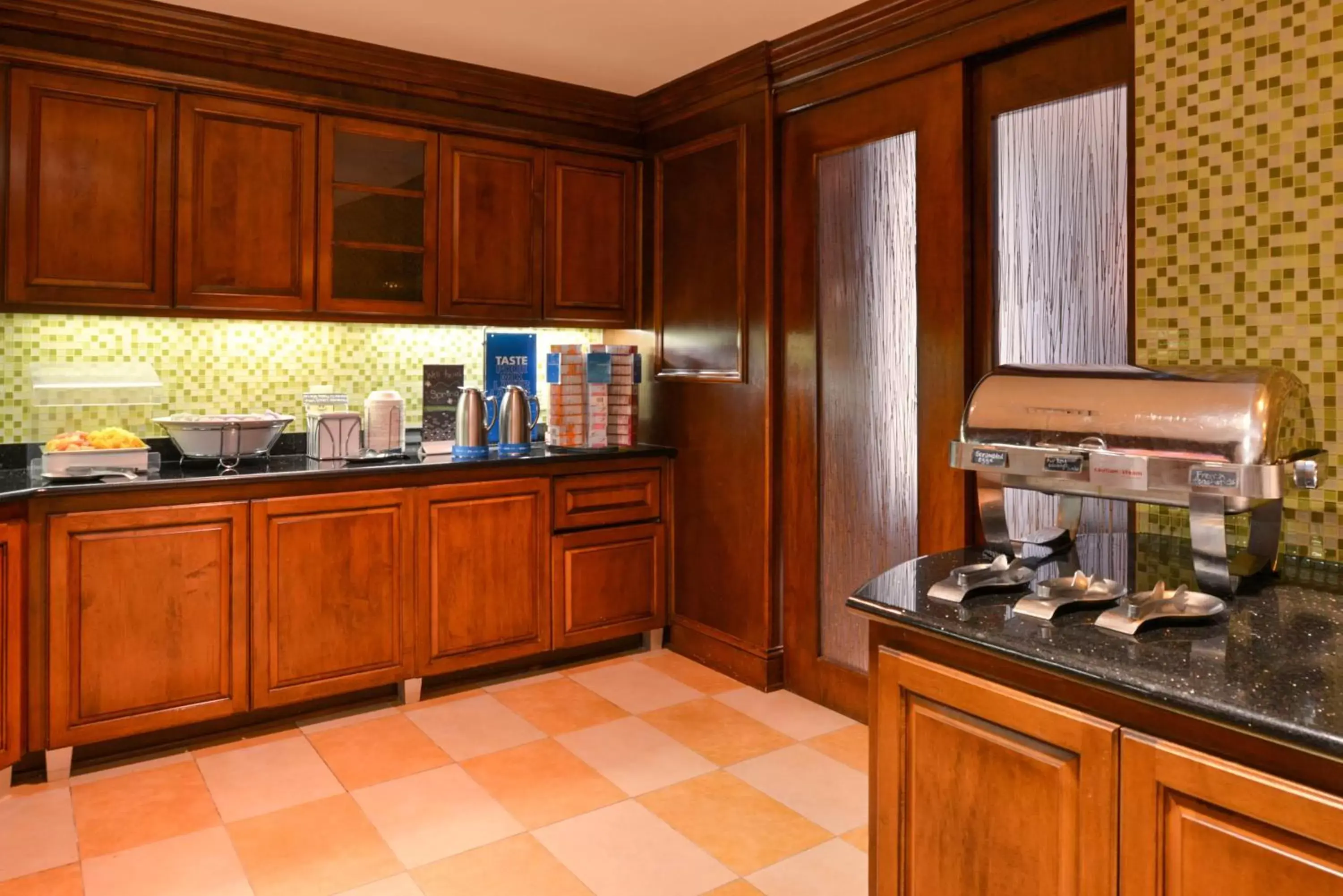 Breakfast in Hampton Inn and Suites Fredericksburg South Breakfast in Hampton Inn and Suites Fredericksburg South