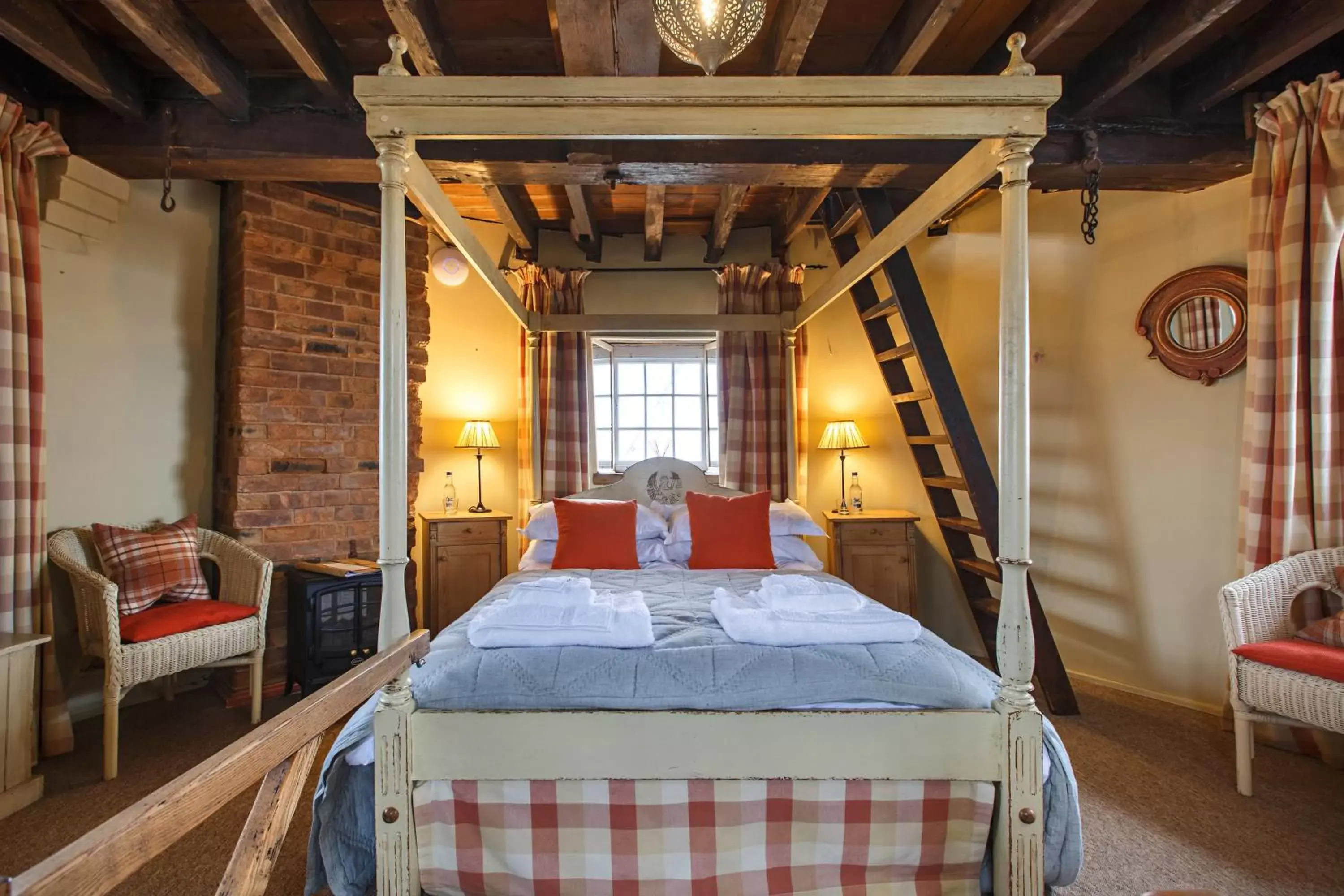 Bedroom, Bed in Cley Windmill