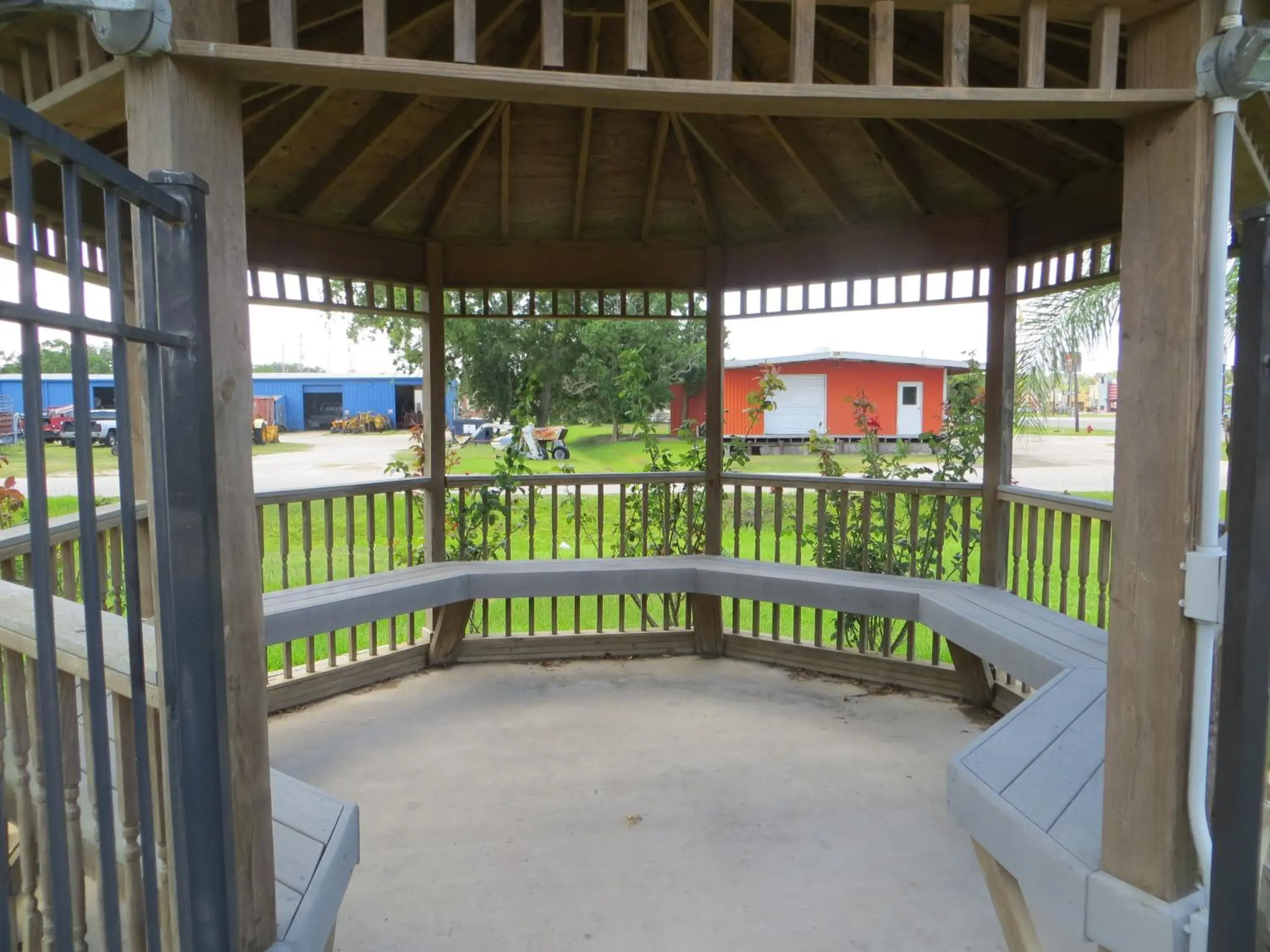 Facade/entrance in Executive Inn & Suites West Columbia Facade/entrance in Executive Inn & Suites West Columbia