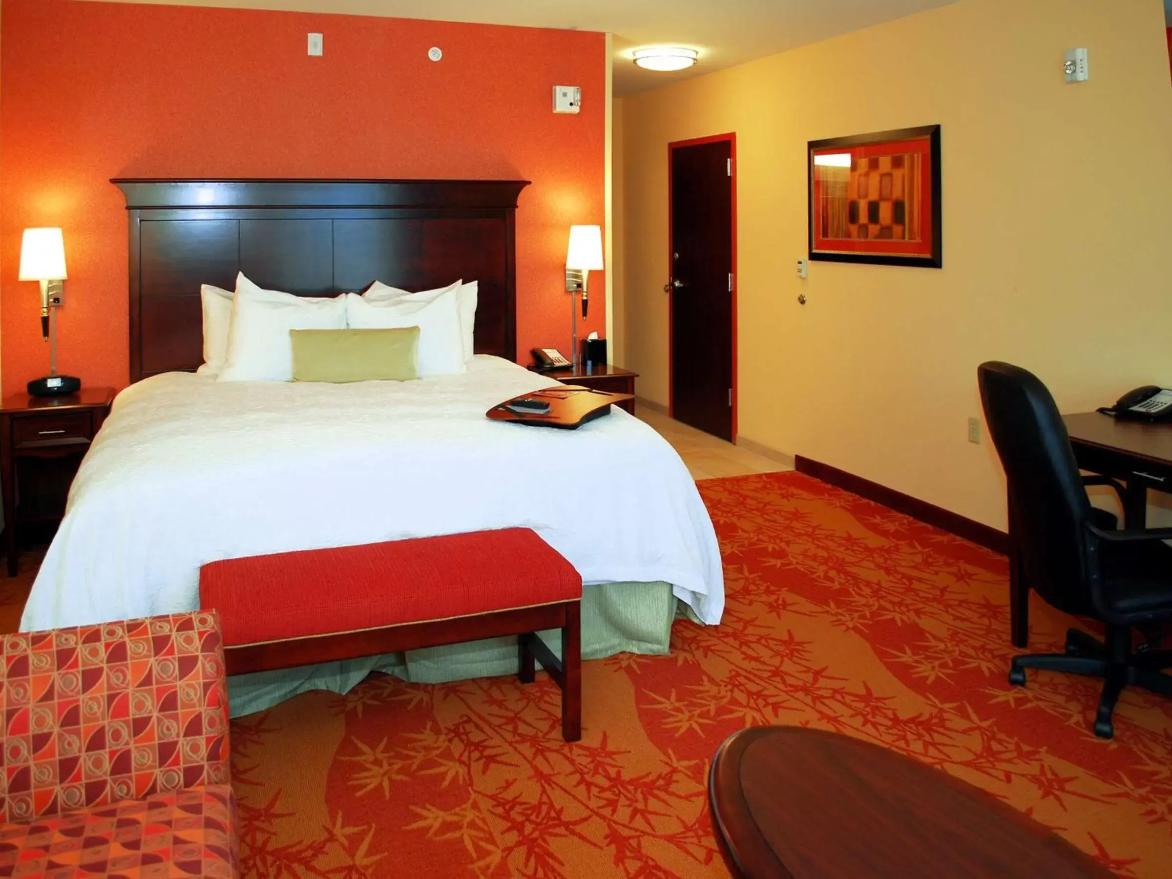 Bed in Hampton Inn & Suites Denver/Highlands Ranch