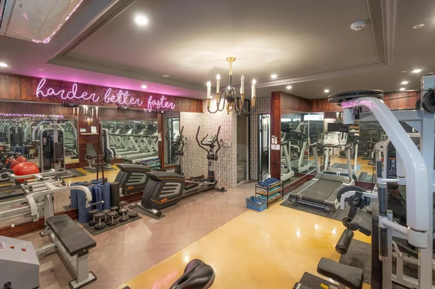 Fitness Center/Facilities in Hotel February Dong Seong Ro