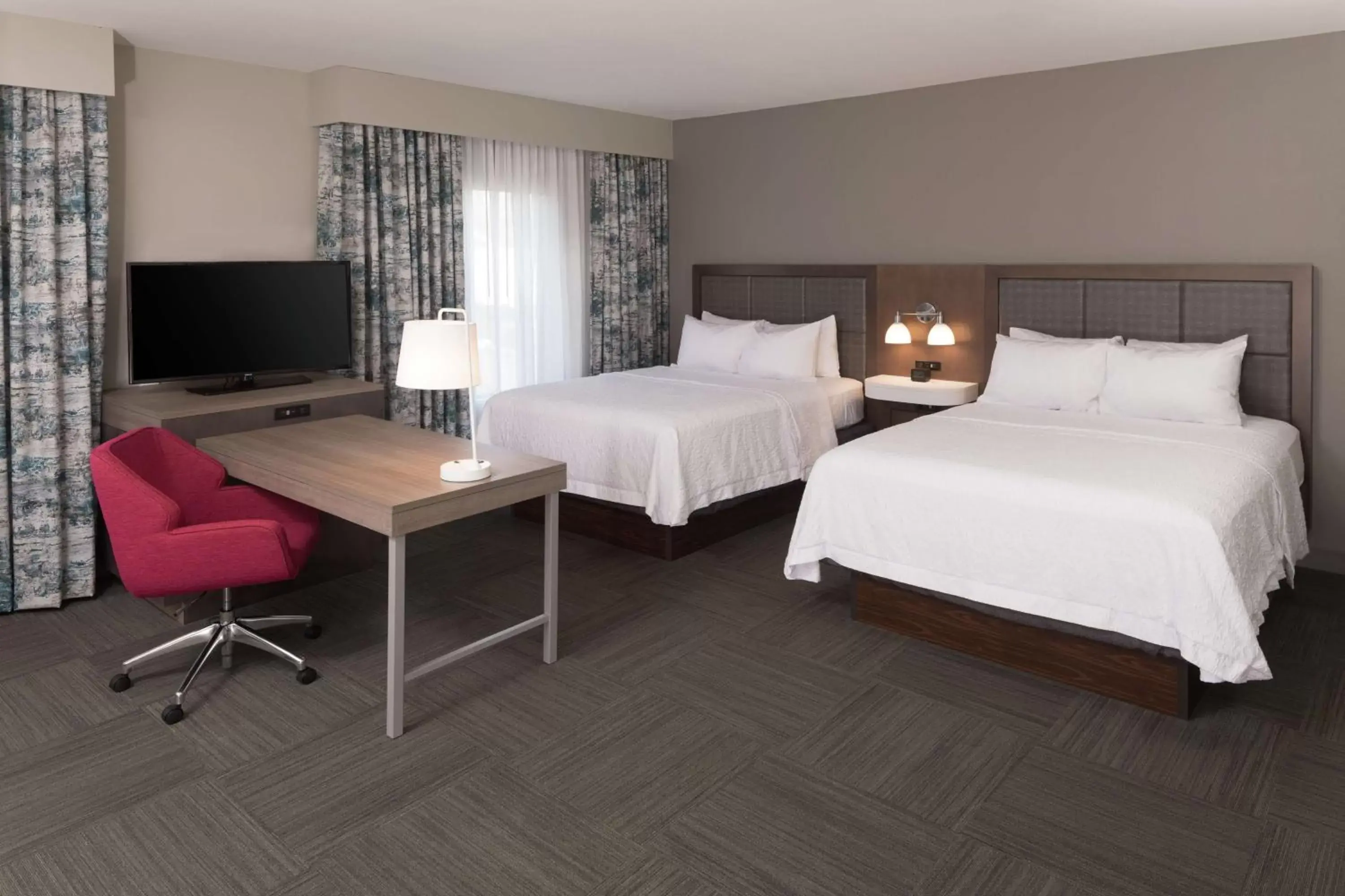 Bedroom, Bed in Hampton Inn & Suites Asheville Biltmore Area