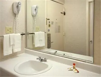 Bathroom in Super 8 by Wyndham Carlisle North