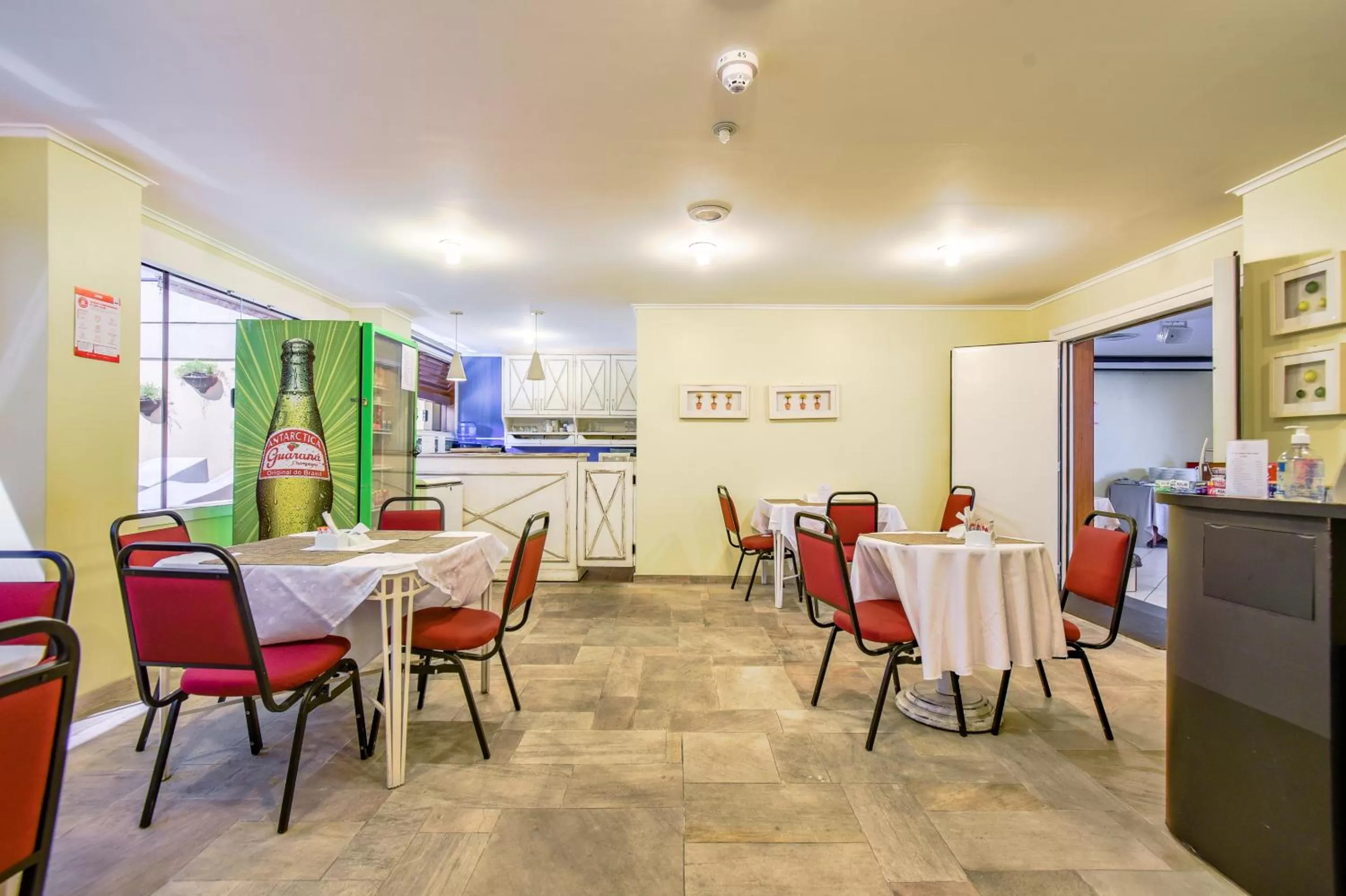 Restaurant/places to eat in Park Tower Campinas Residence by Nacional Inn