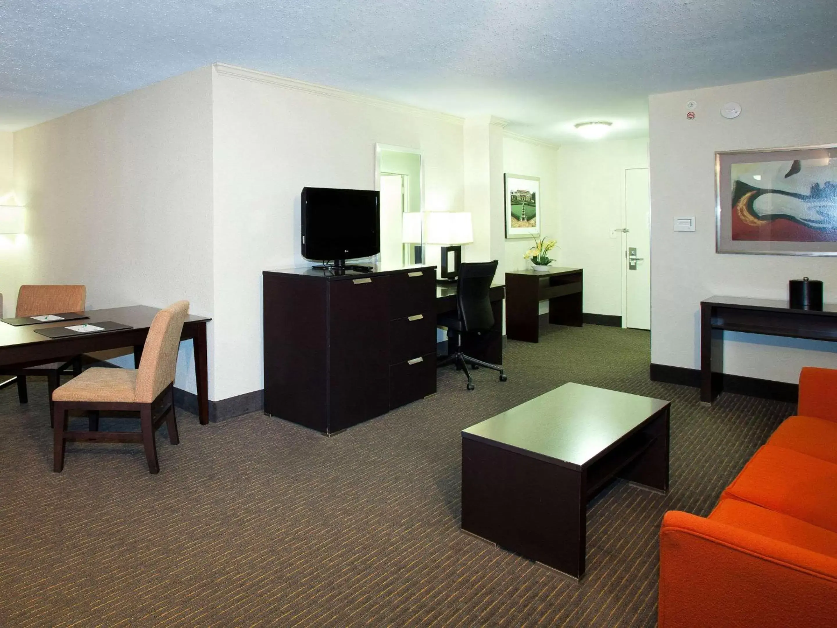 Photo of the whole room, TV/Entertainment Center in 17 West Hotel, Ascend Hotel Collection