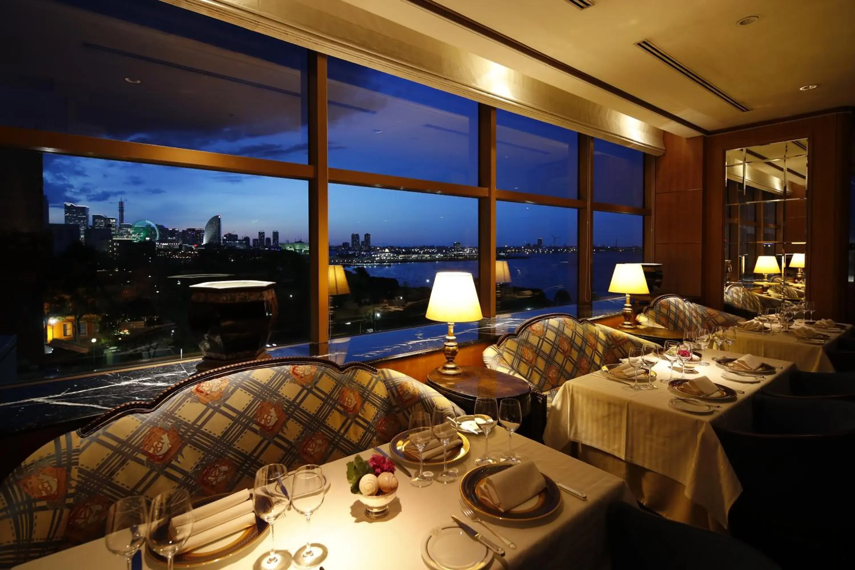 Restaurant/places to eat in Hotel New Grand Restaurant/places to eat in Hotel New Grand