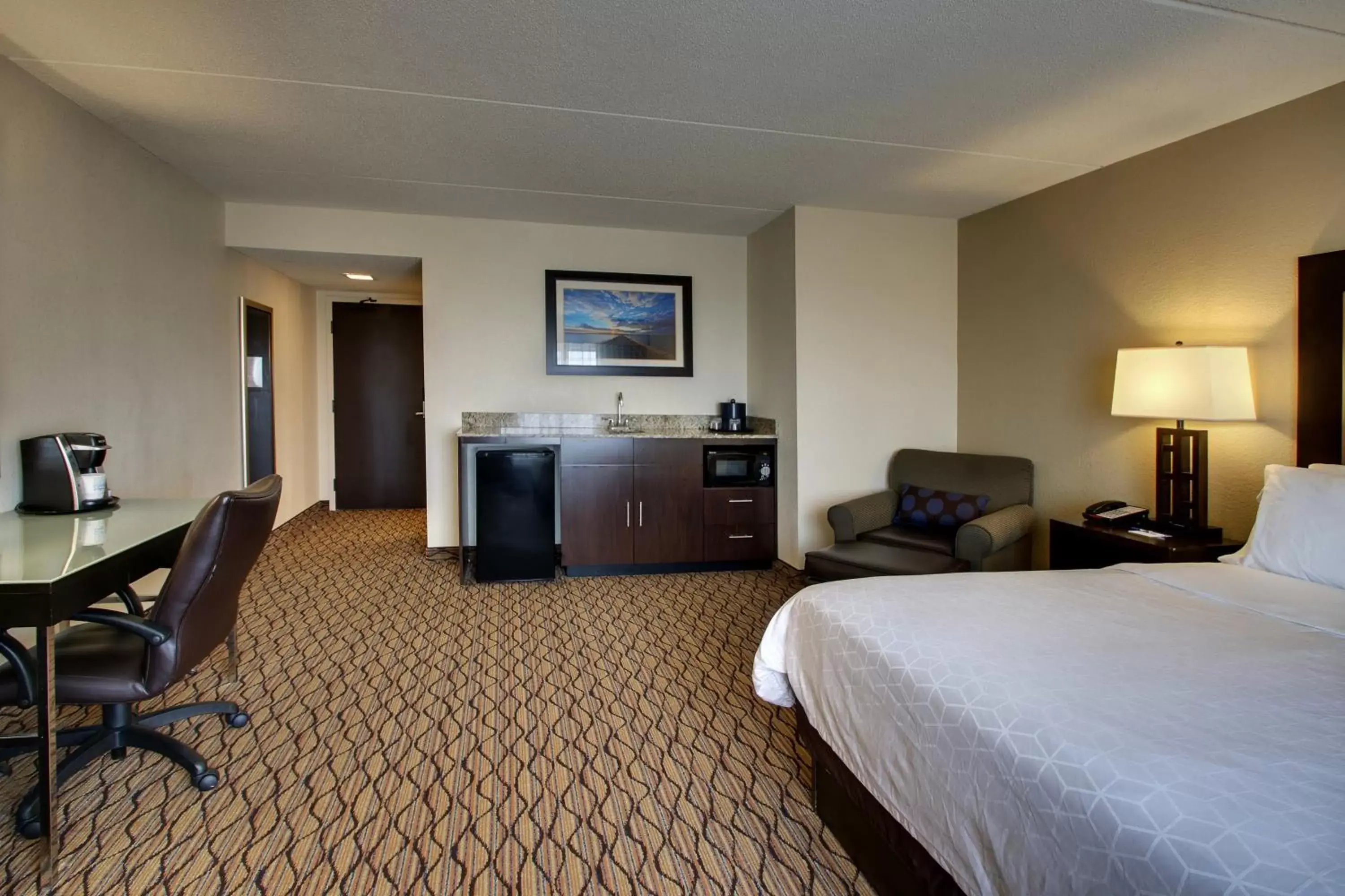 Photo of the whole room in Holiday Inn Express Baltimore BWI Airport West, an IHG Hotel