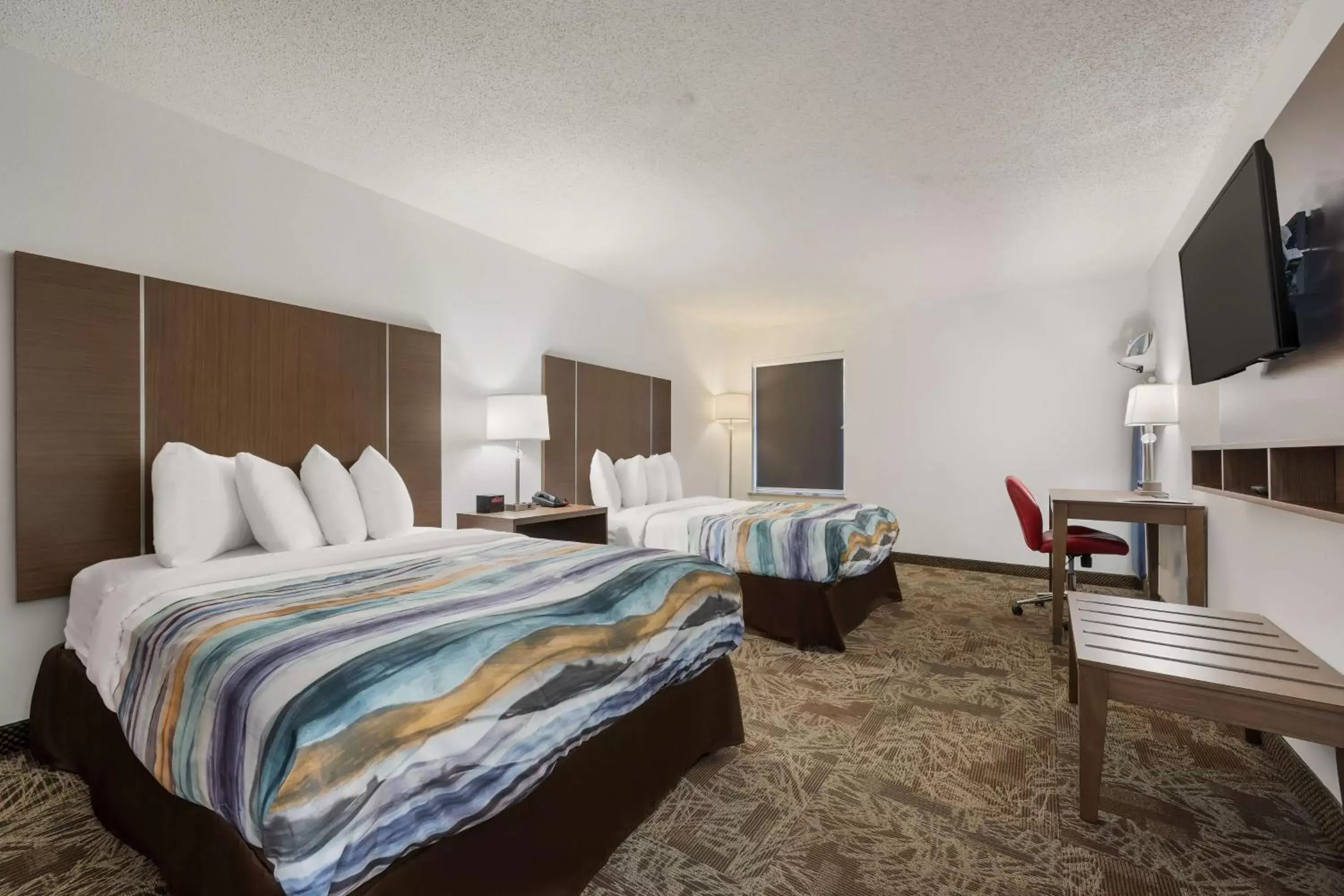 Bedroom in SureStay Hotel By Best Western Tuscaloosa Southeast