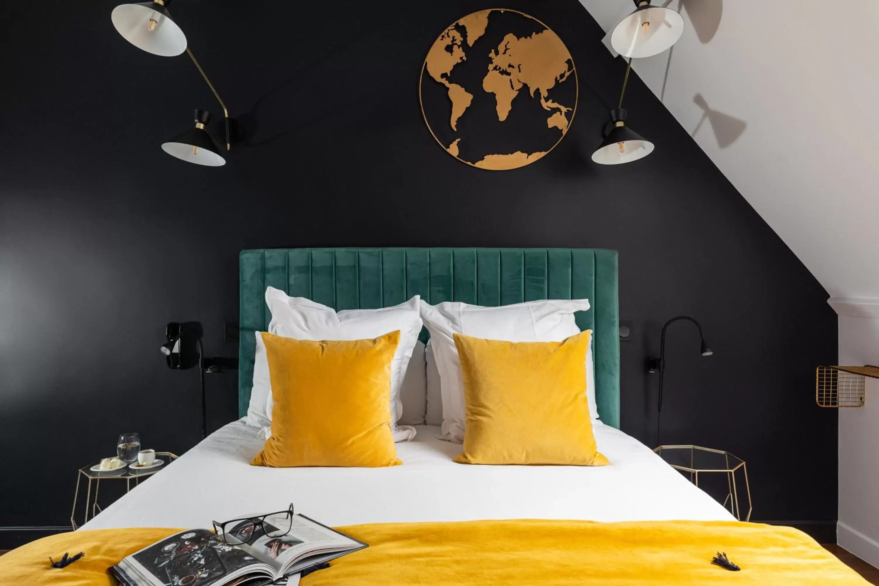 Bed in Hôtel - Restaurant Le Globe
