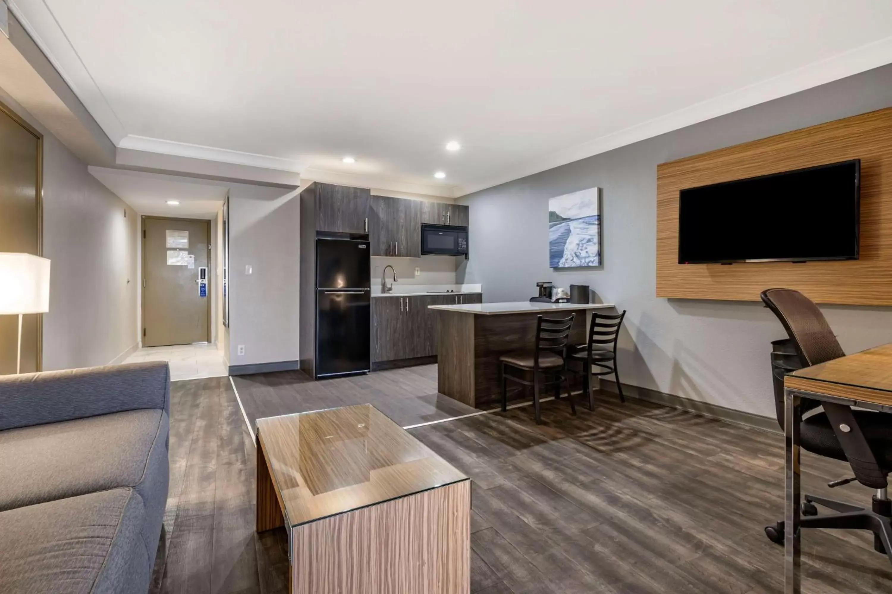 Bedroom in The Encinitan Hotel & Suites Bedroom in The Encinitan Hotel & Suites