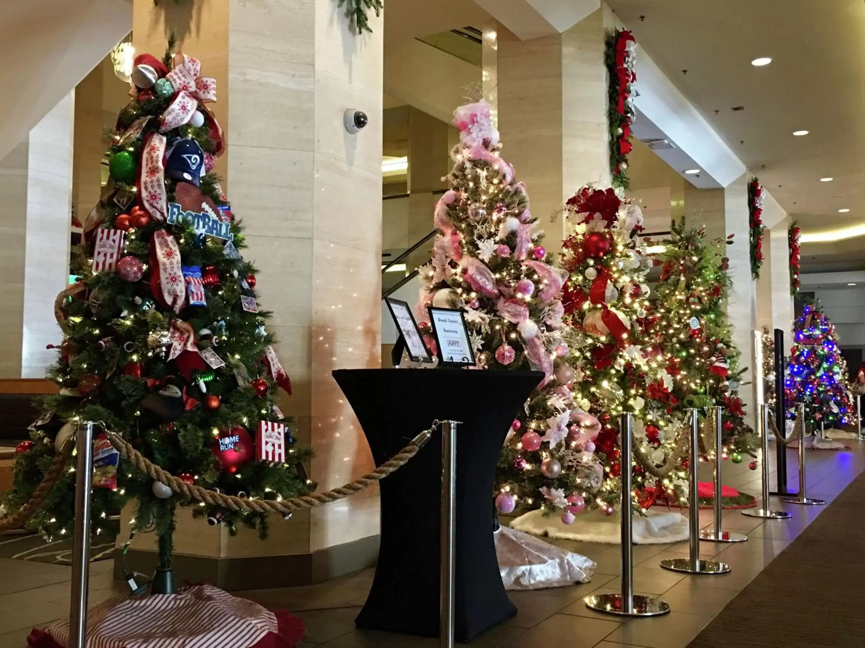 Lobby or reception in Hilton Anaheim