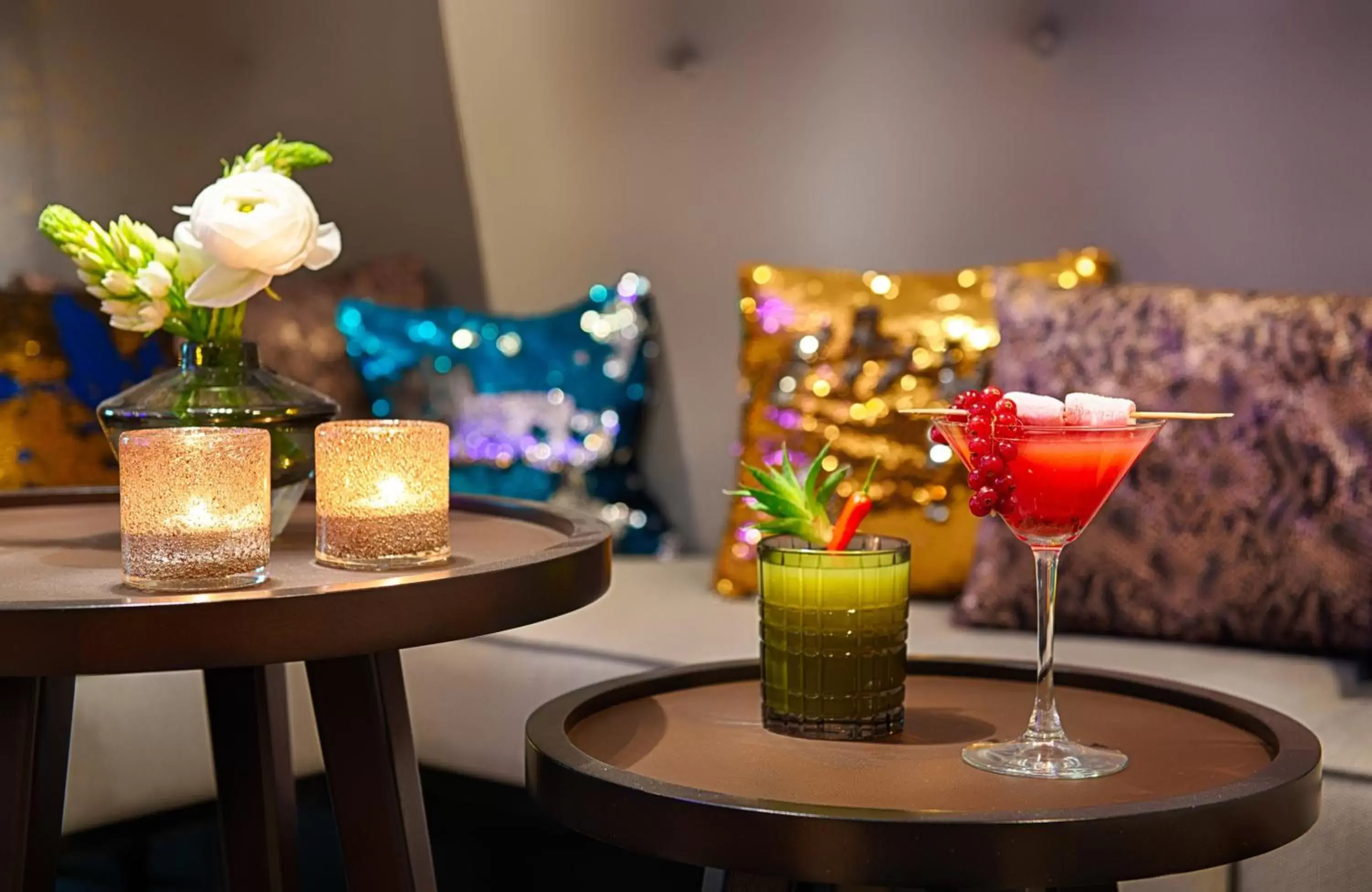 Lounge or bar in NYX Hotel Mannheim by Leonardo Hotels