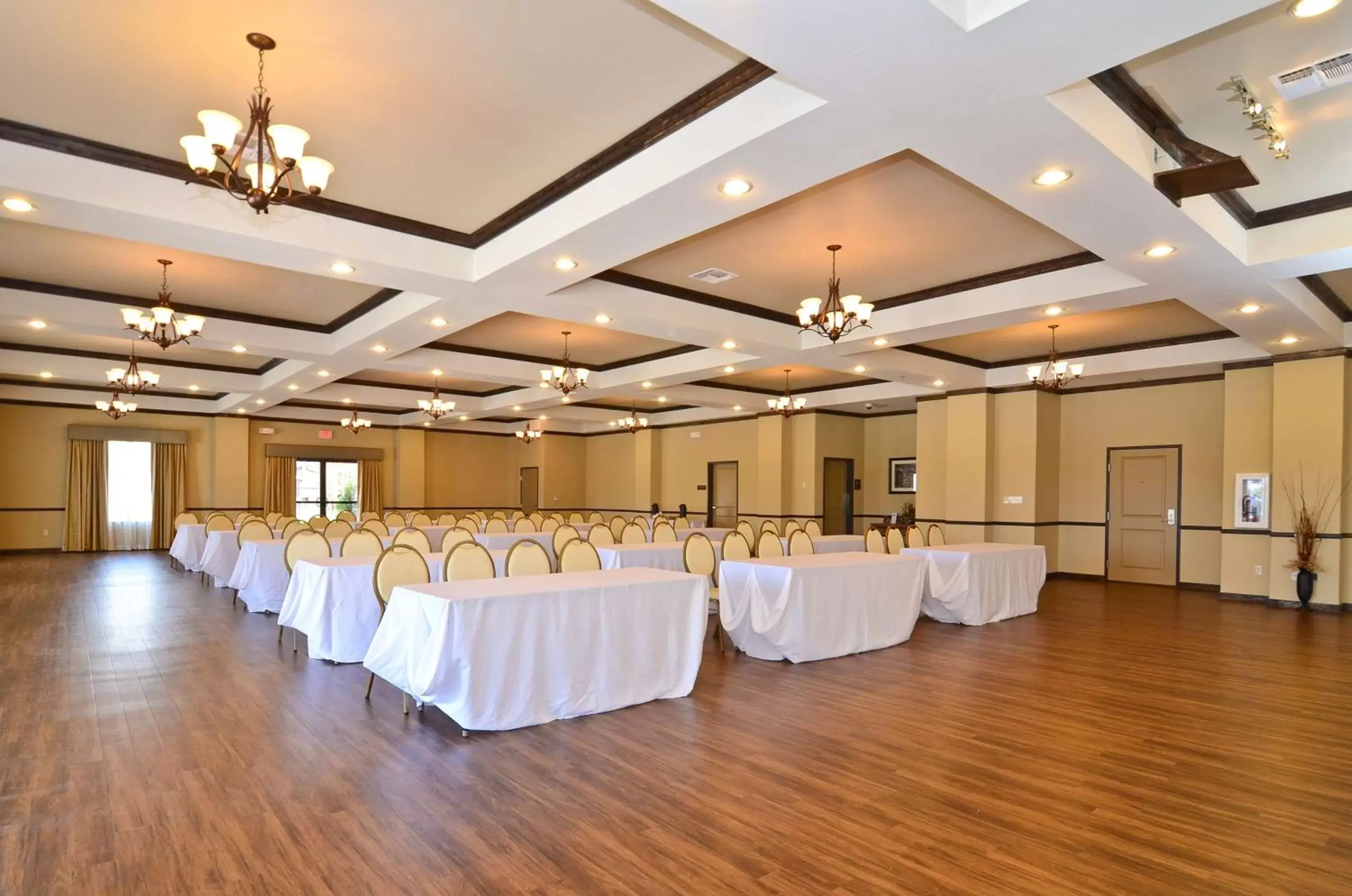 On site, Banquet Facilities in Best Western Plus Emory at Lake Fork Inn & Suites
