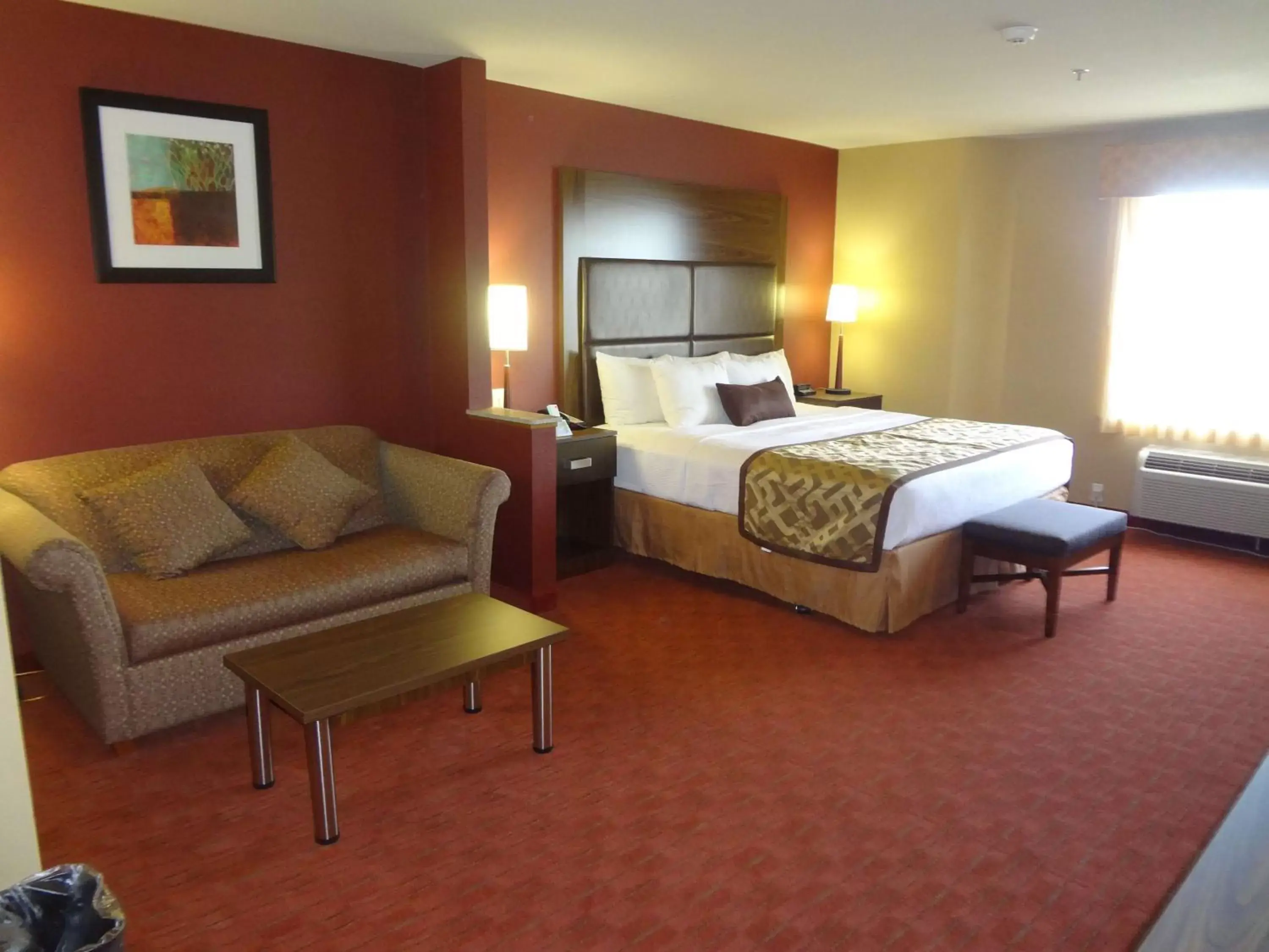 Photo of the whole room, Bed in Best Western Plus Tulsa Woodland Hills Hotel and Suites