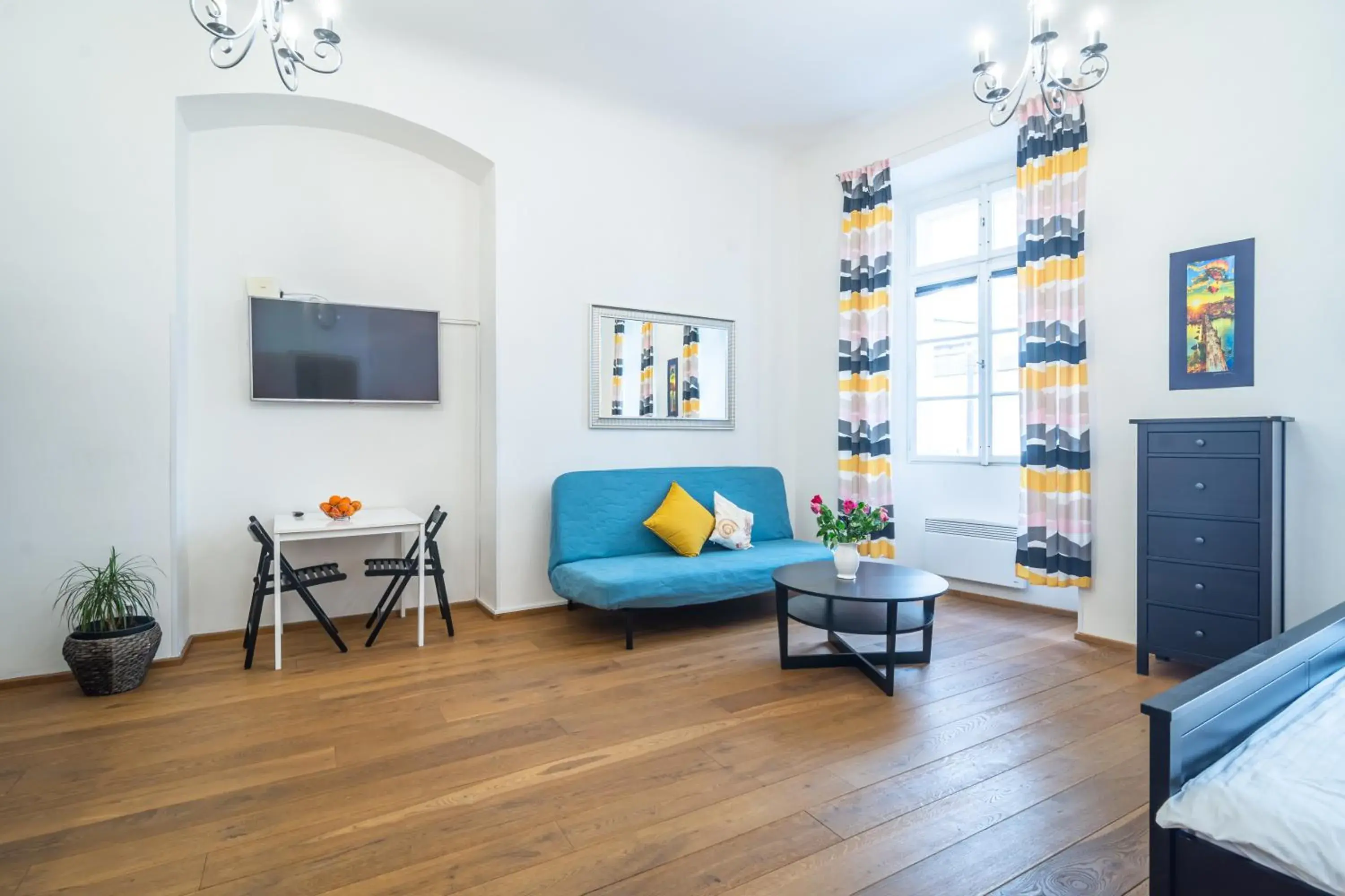 TV and multimedia, Seating Area in Royal Road Residence