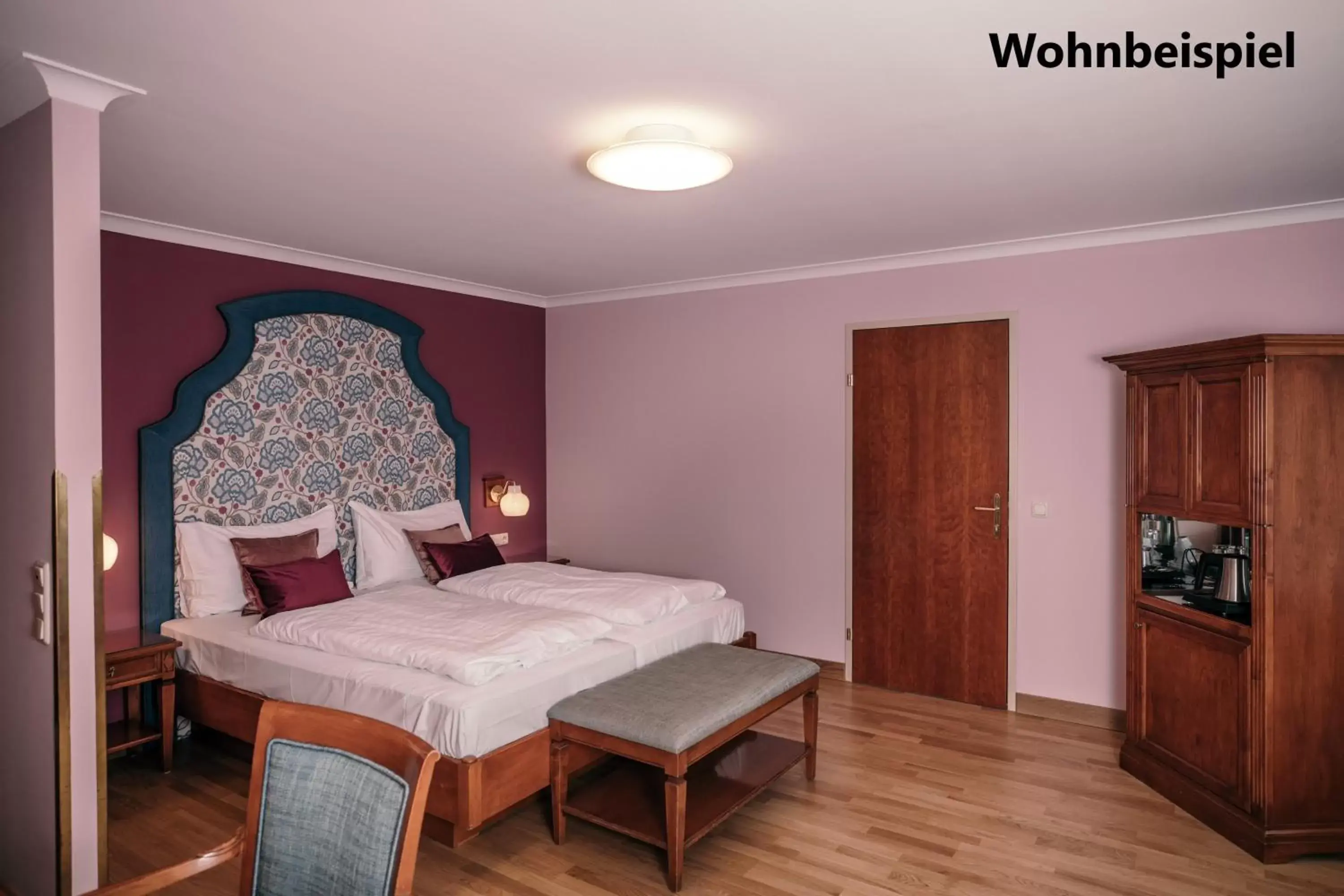 Property building, Bed in Hotel Goldener Ochs