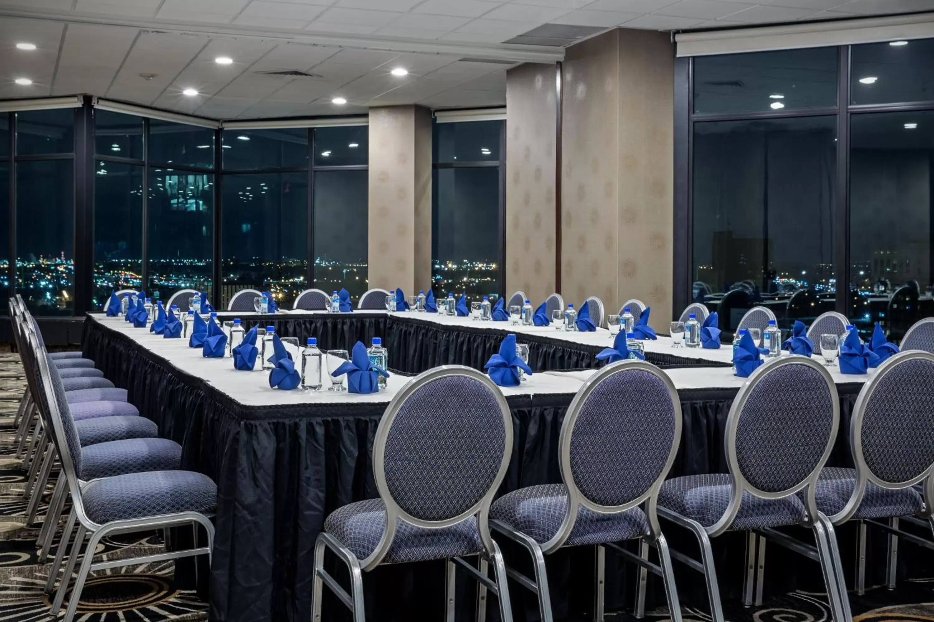 Meeting/conference room in Fort Pontchartrain Detroit, a Wyndham Hotel