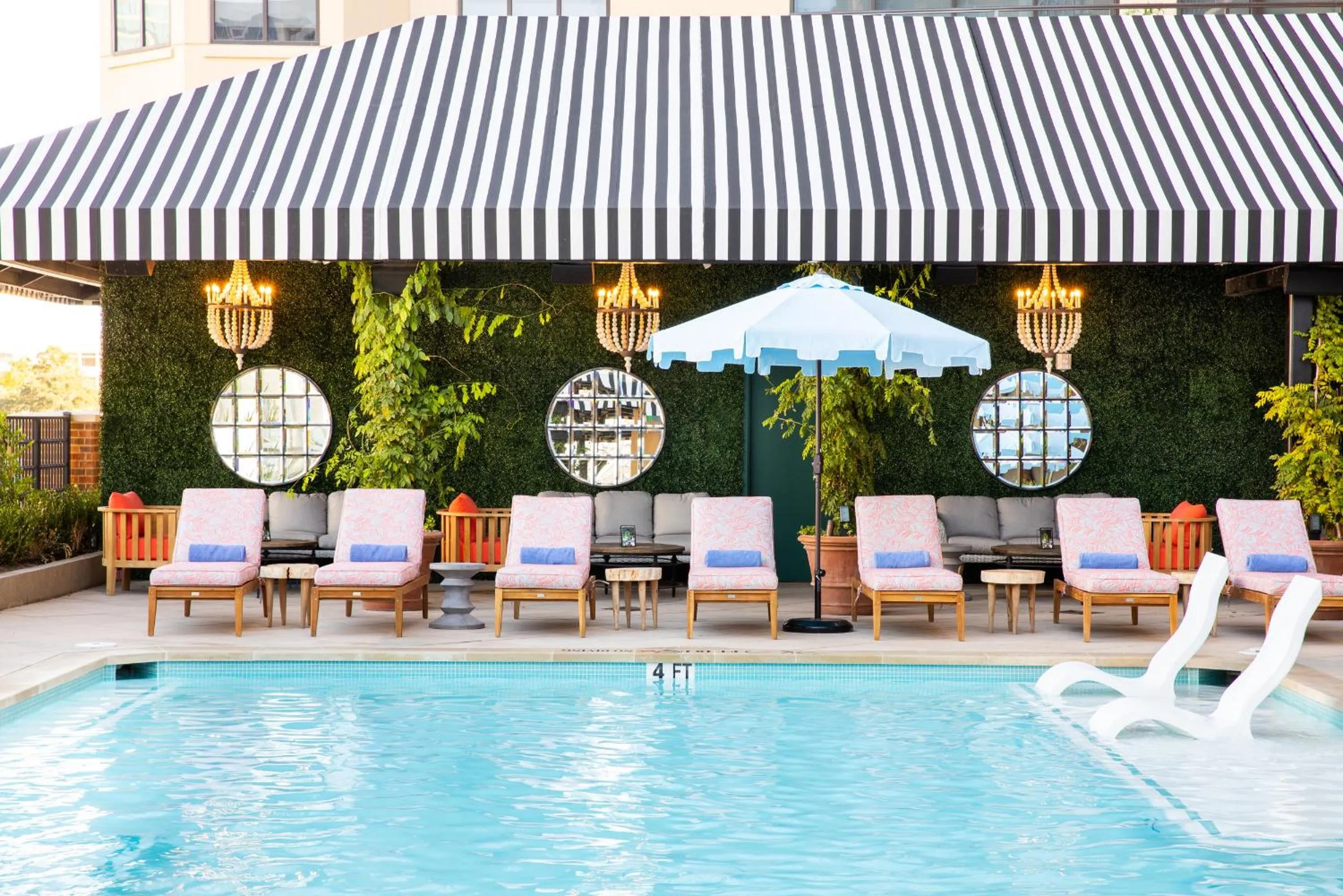 Swimming pool in Hotel ZaZa Austin
