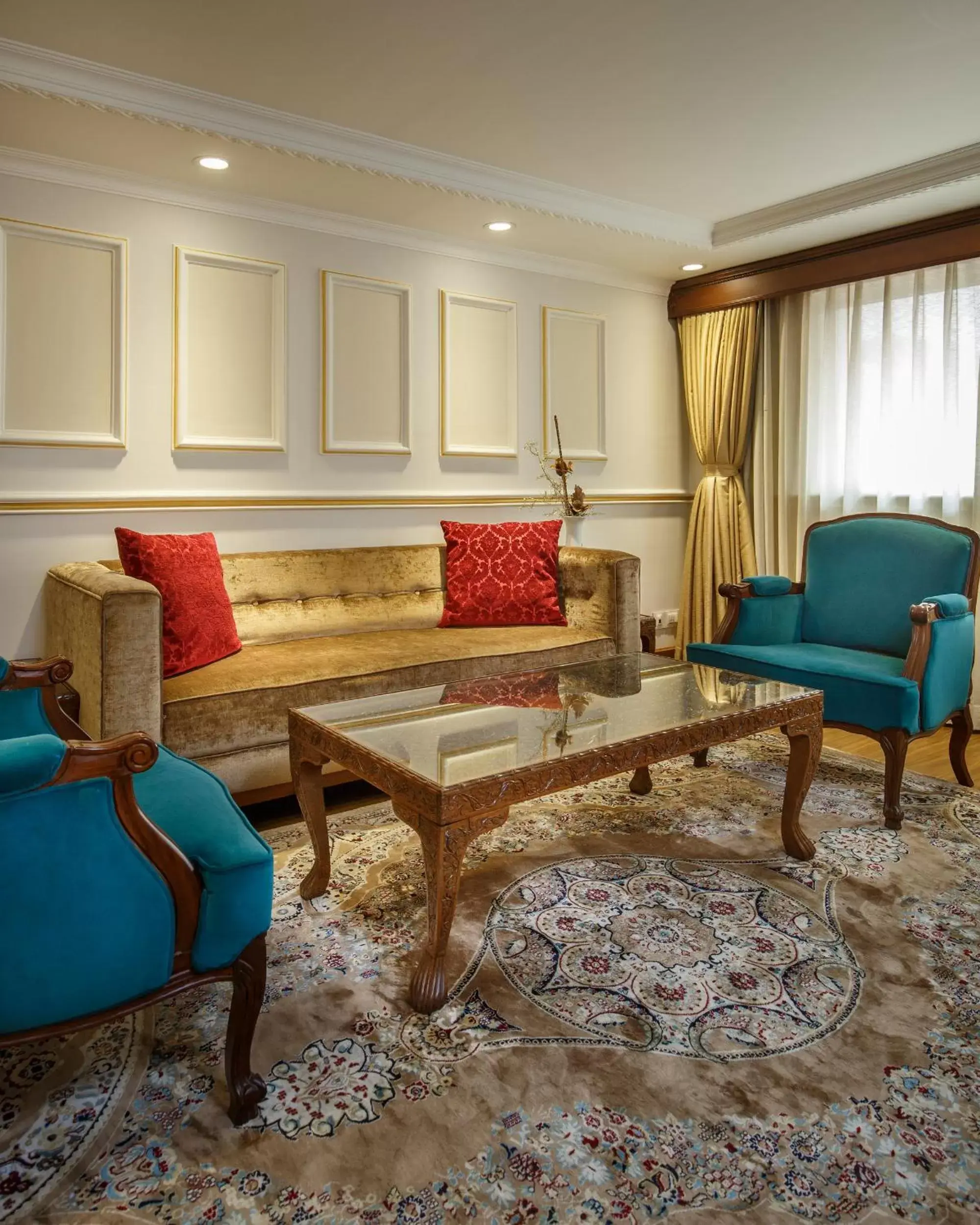 Living room, Seating Area in Hotel Shanker