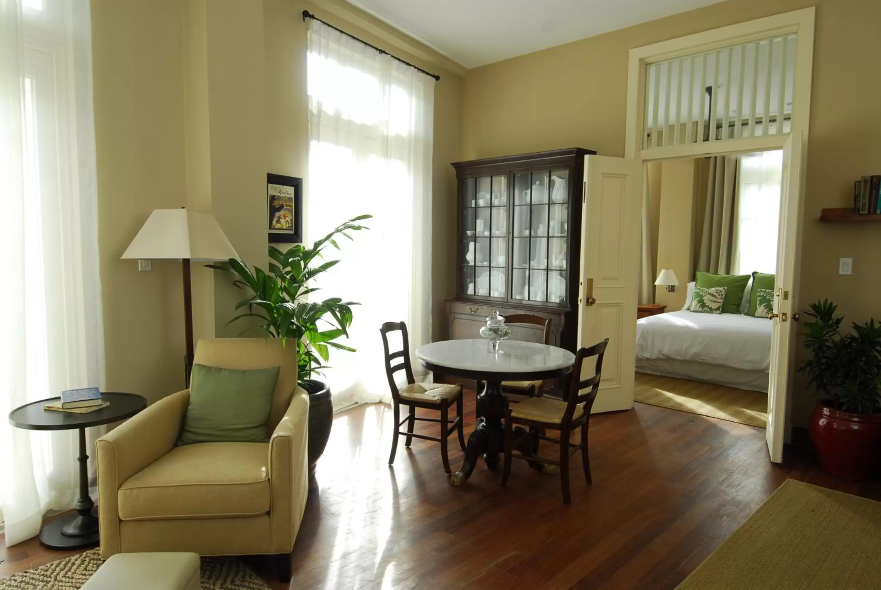 Bed, Dining Area in Las Clementinas