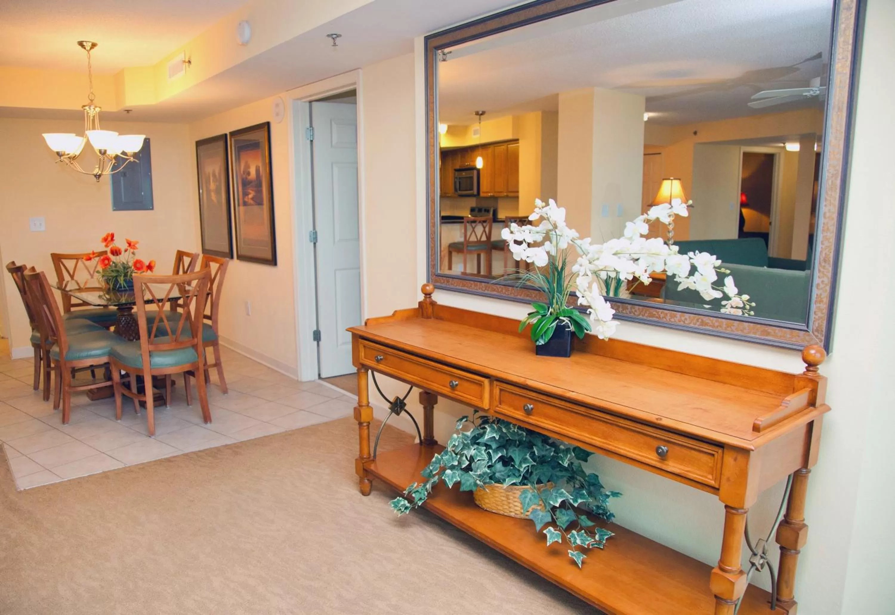 Seating area in The Horizon at 77th