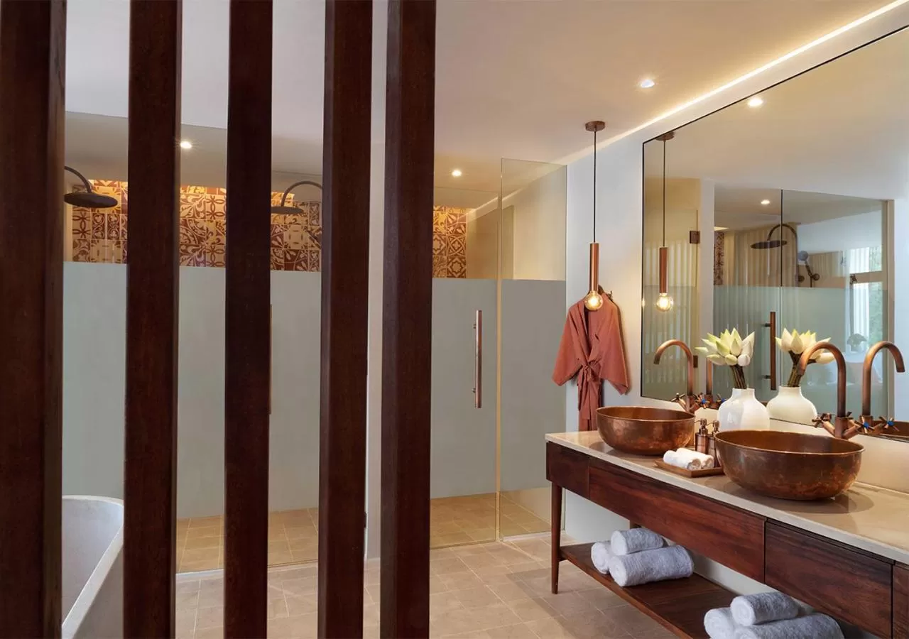 Shower in FCC Angkor by Avani