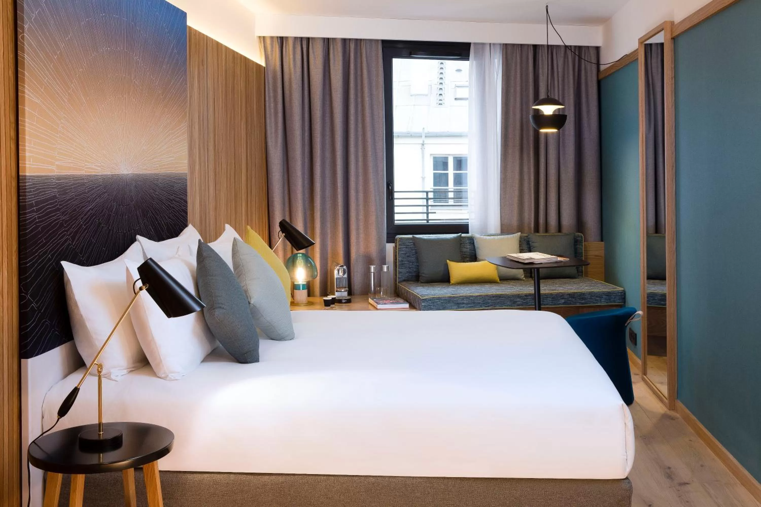 Bed in Drawing Hotel