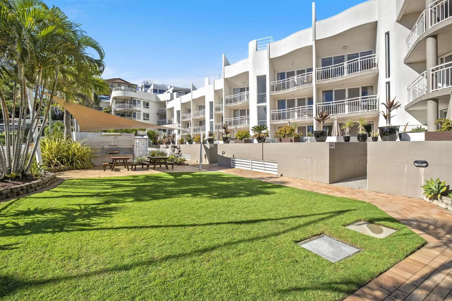 Property building in Kirra Palms Holiday Apartments