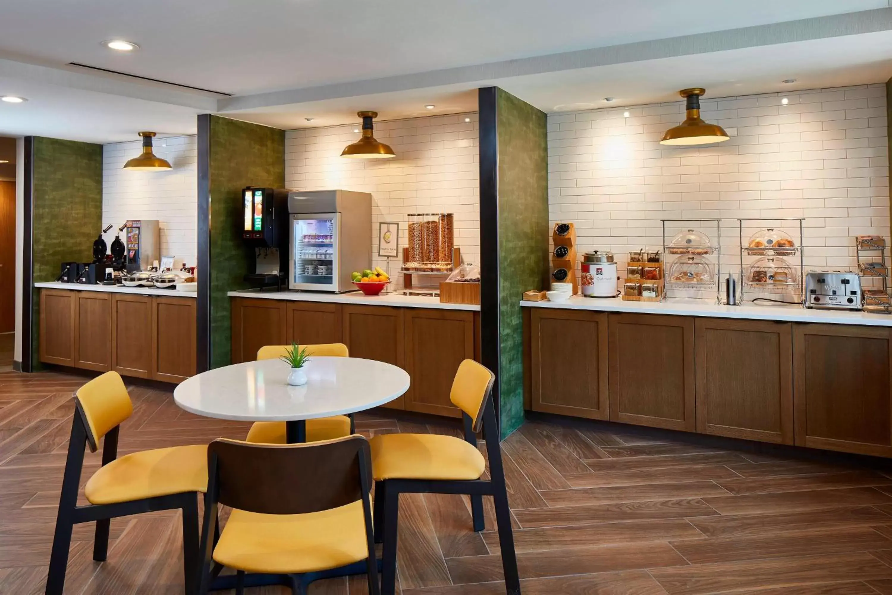 Breakfast, Restaurant/Places to Eat in Fairfield Inn & Suites by Marriott Albany Airport