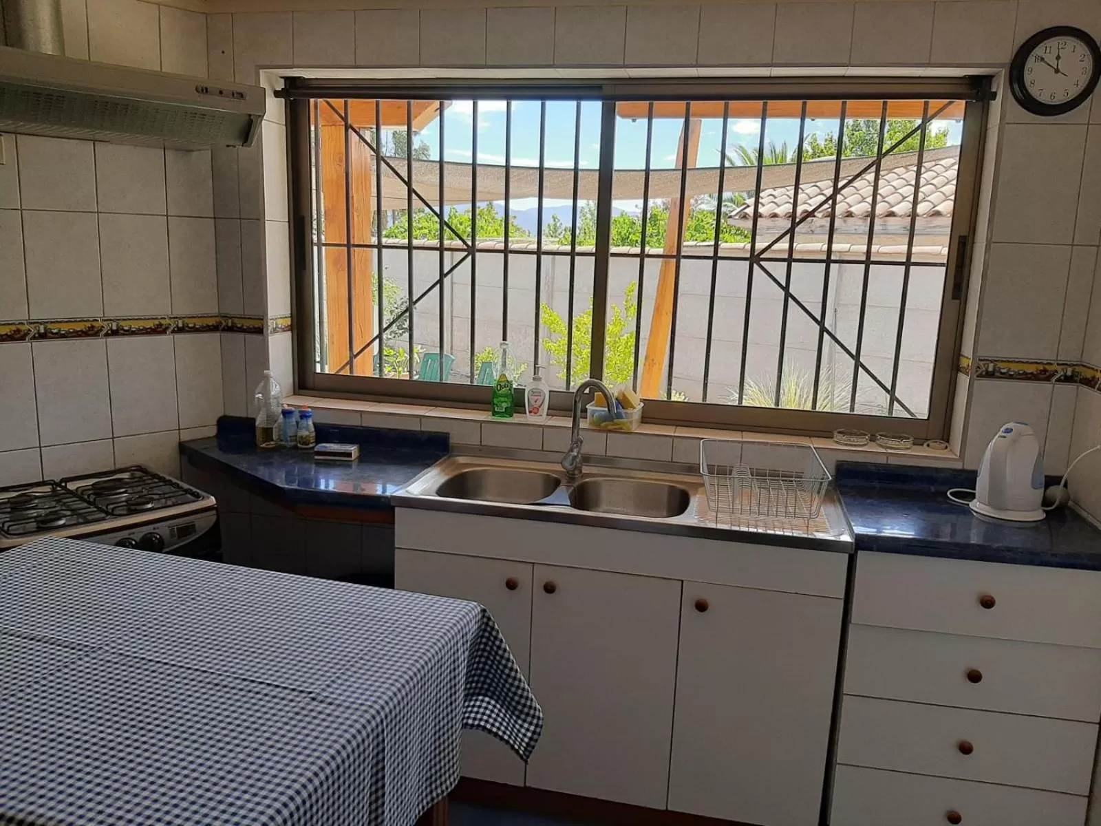 Kitchen/Kitchenette in Calfu Lodge