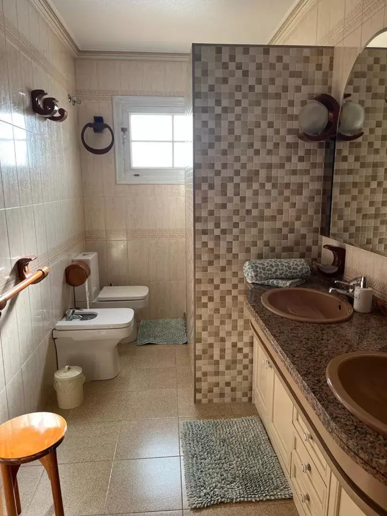 Shower, Bathroom in Casa Veronica