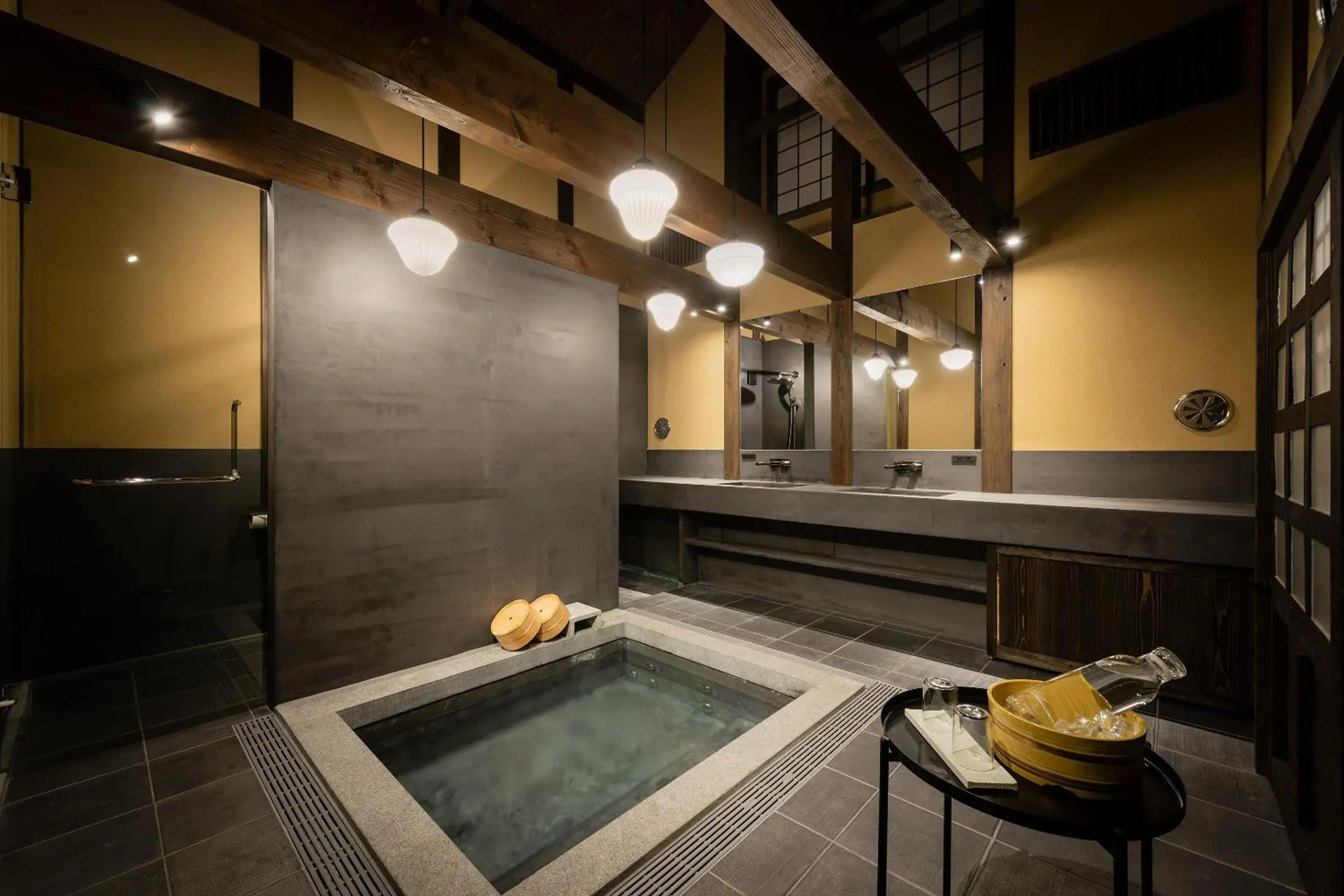 Hot Tub in Nazuna Kyoto Gosho