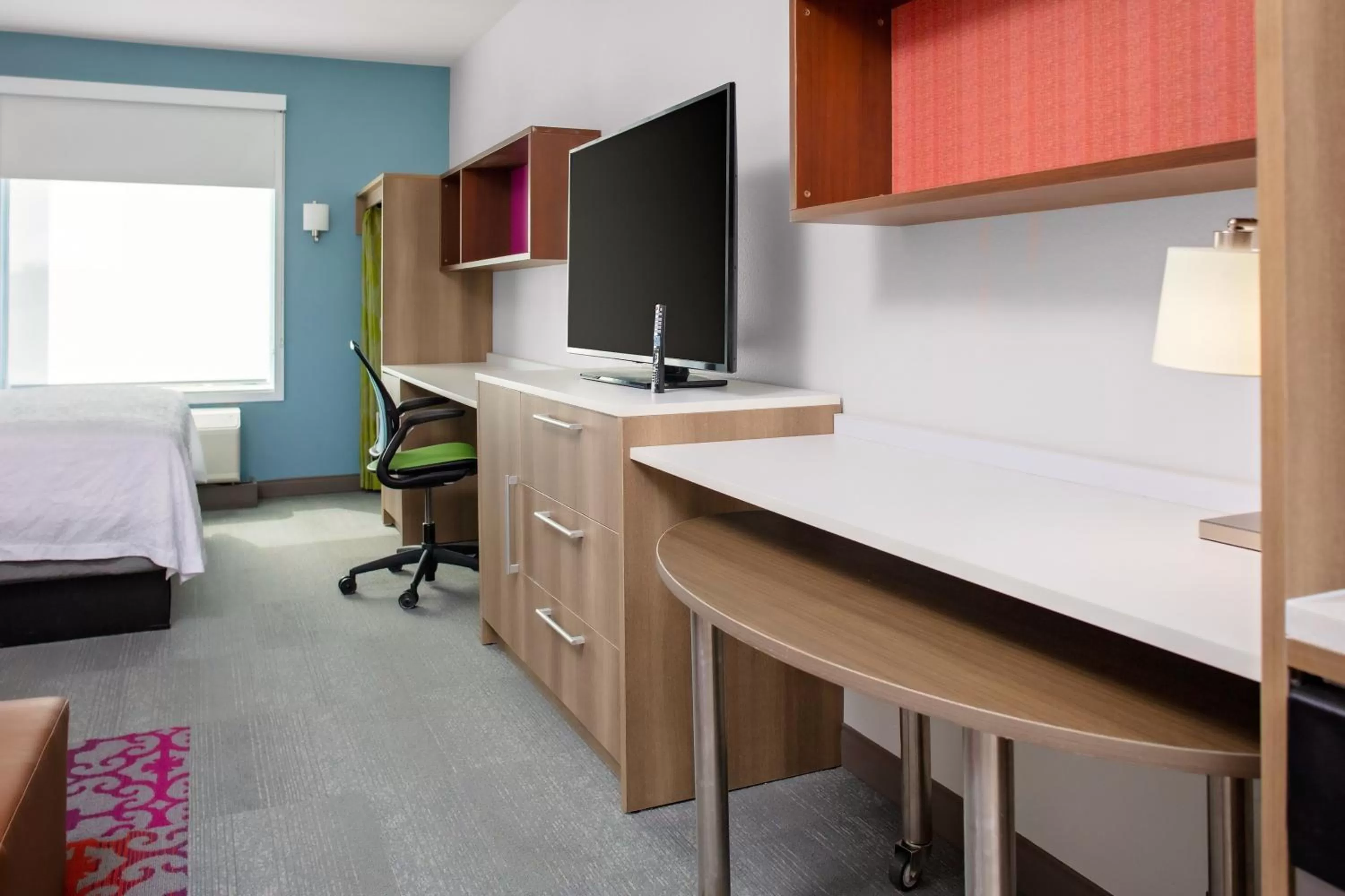 TV and multimedia, Bed in Home2 Suites By Hilton Baton Rouge Citiplace