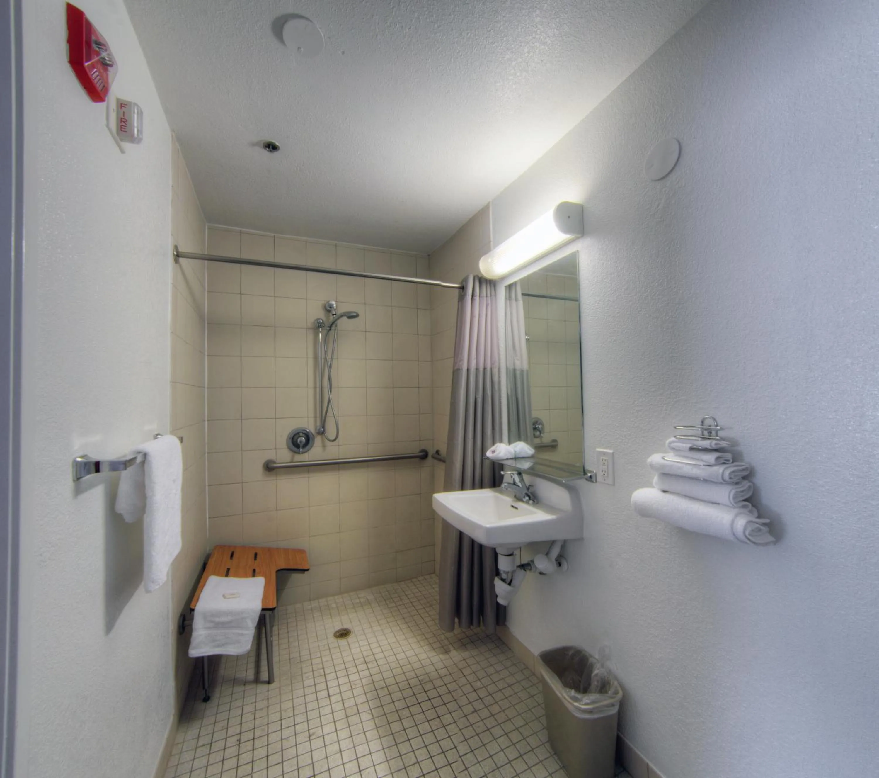 Double Room - Disability Access - Roll In Shower in Motel 6-Orlando, FL - Winter Park