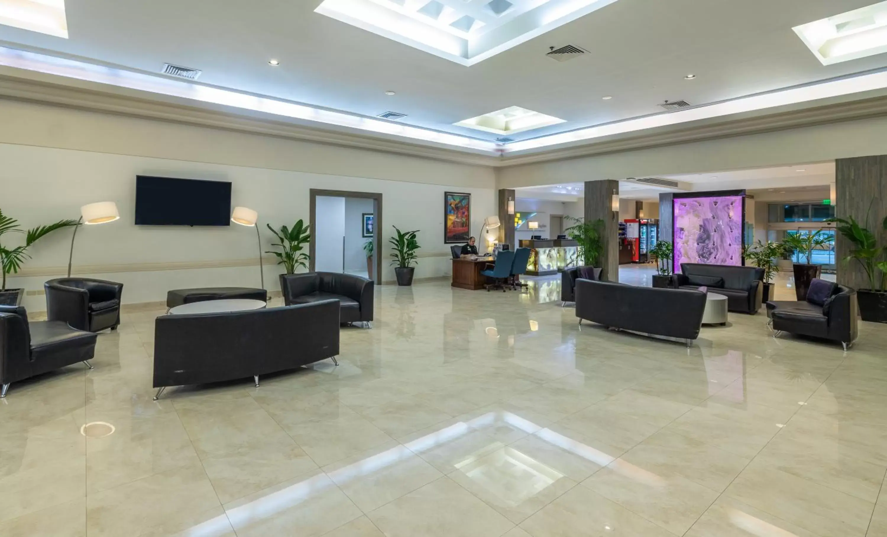 Property building, Lobby/Reception in Holiday Inn Hotel Port of Miami-Downtown, an IHG Hotel