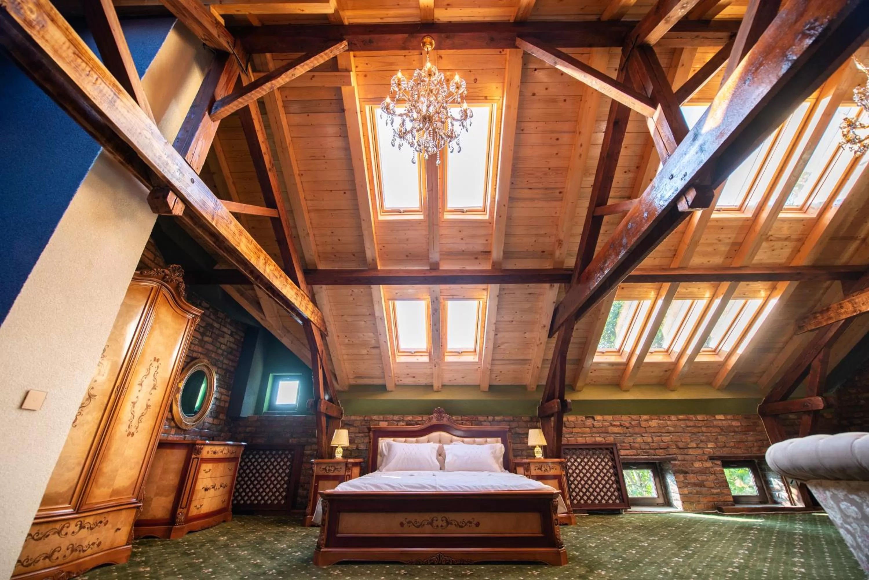 Bed in JMR Royal -Luxury Rooms & Private Sauna
